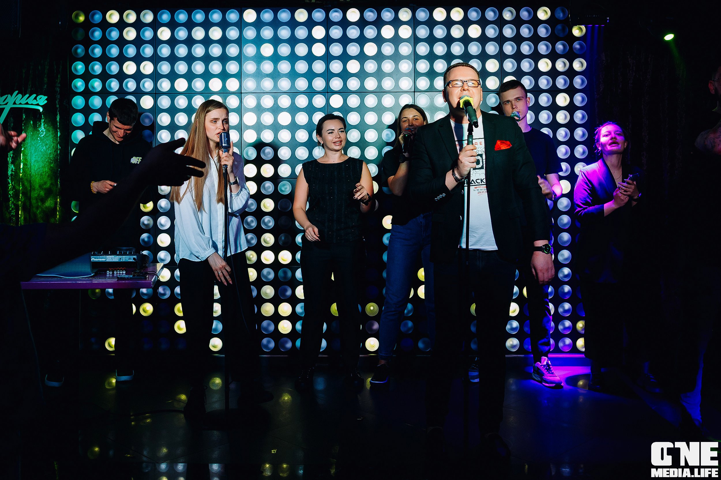 Фотоотчет из караоке клуба Эйфория. One Media Life: фоторепортажи, фотоотчеты с мероприятий и заведений
