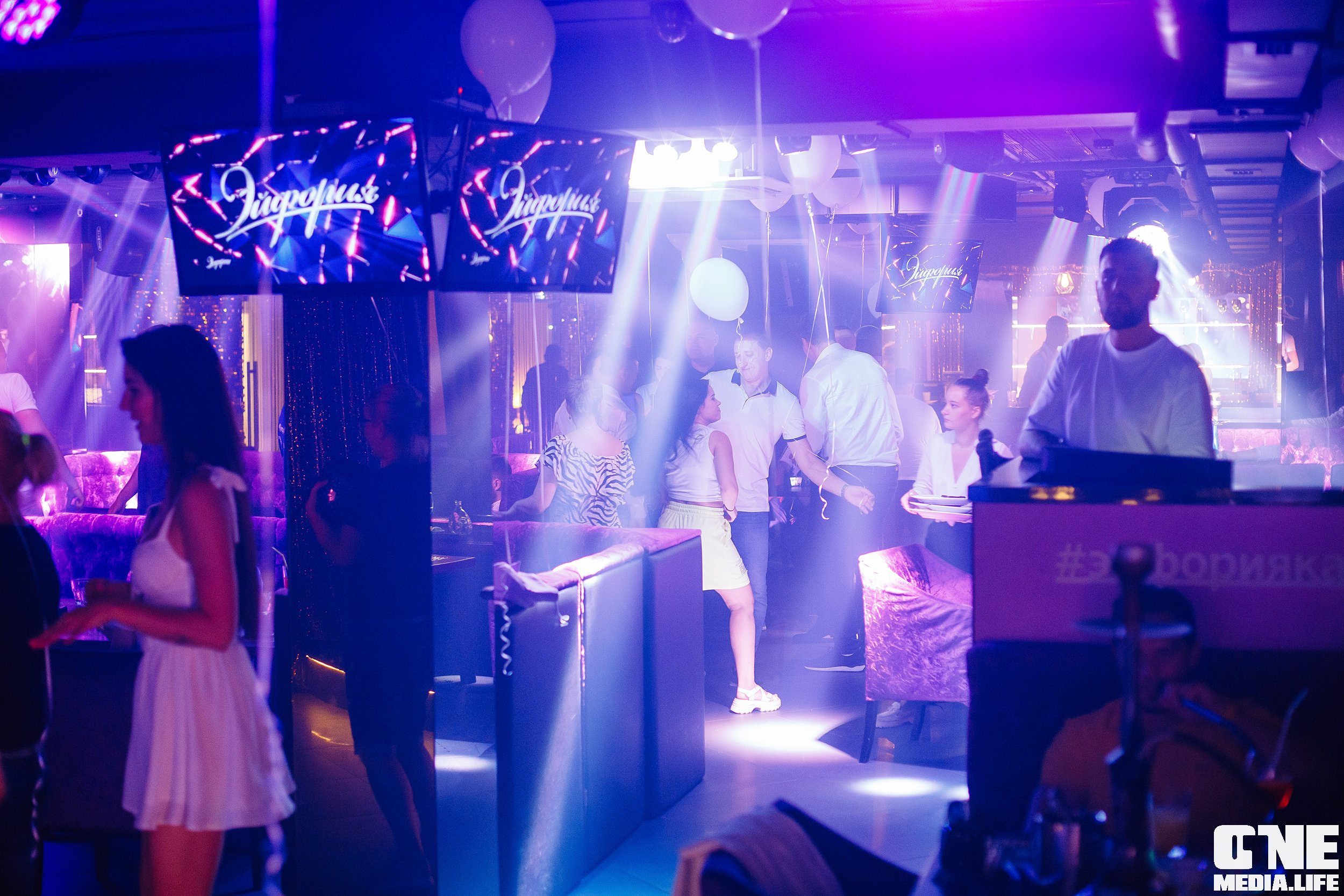 Фоторепортаж из караоке-клуба Эйфория. One Media Life: фоторепортажи, фотоотчеты с мероприятий и заведений