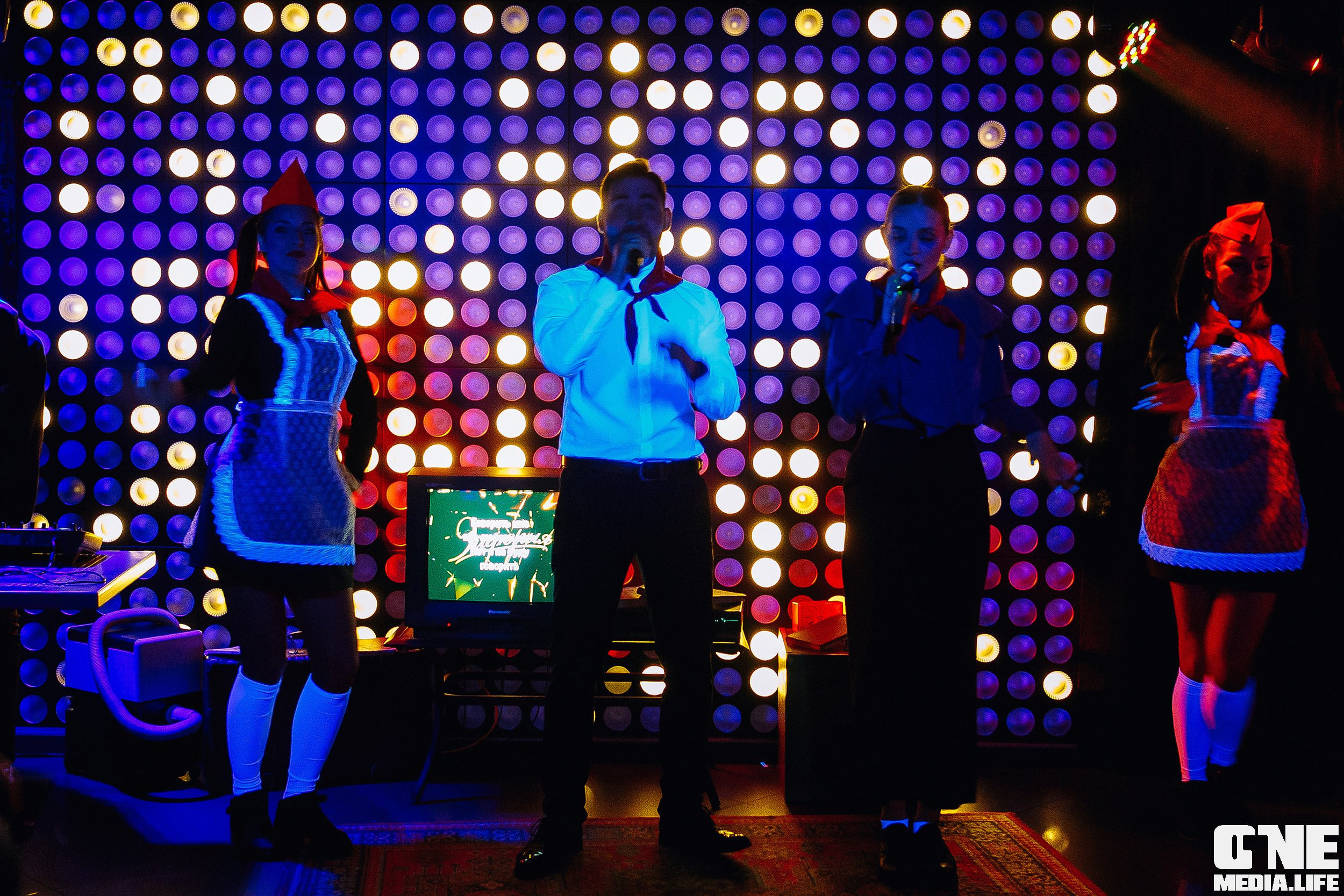 Мир, Клуб, Май в караоке Эйфория. One Media Life: фоторепортажи, фотоотчеты с мероприятий и заведений