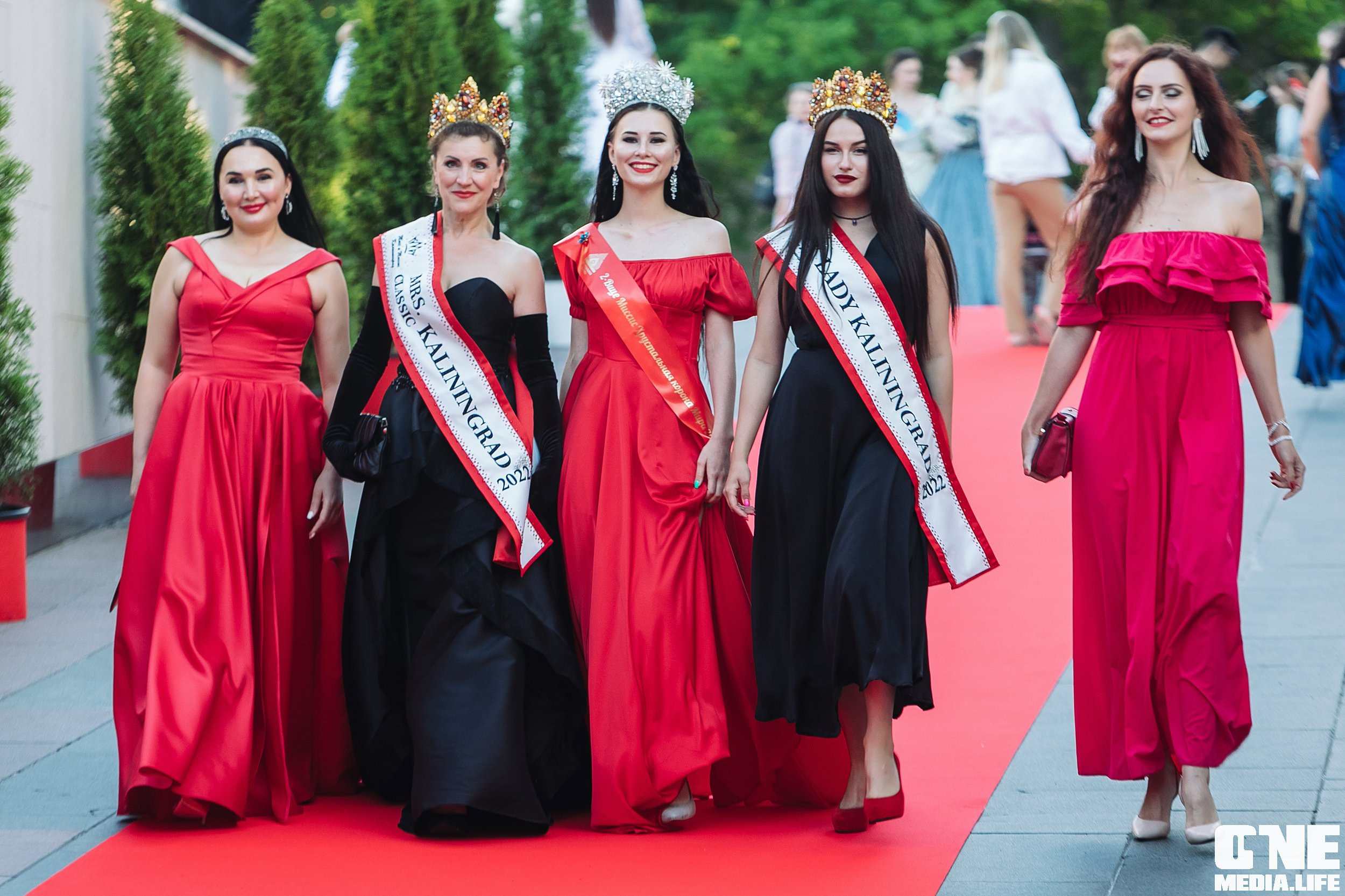 Фоторепортаж с Янтарного Бала. One Media Life: фоторепортажи, фотоотчеты с мероприятий и заведений