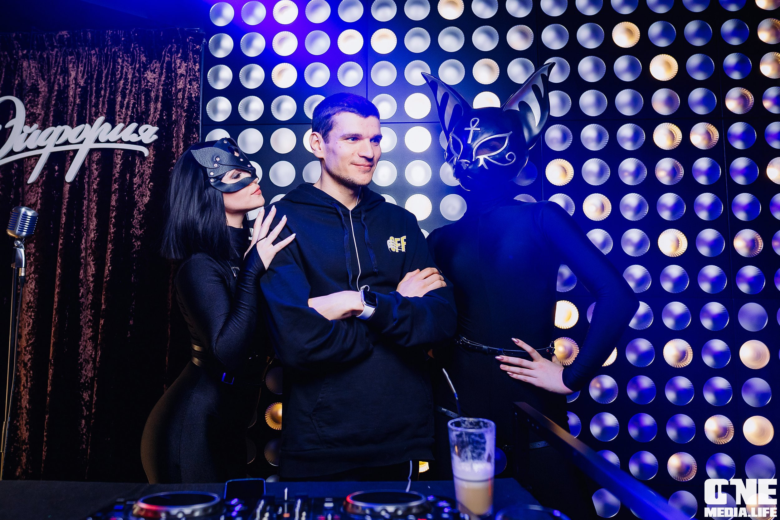 Фоторепортаж из караоке клуба Эйфория в Калининграде. One Media Life: фоторепортажи, фотоотчеты с мероприятий и заведений