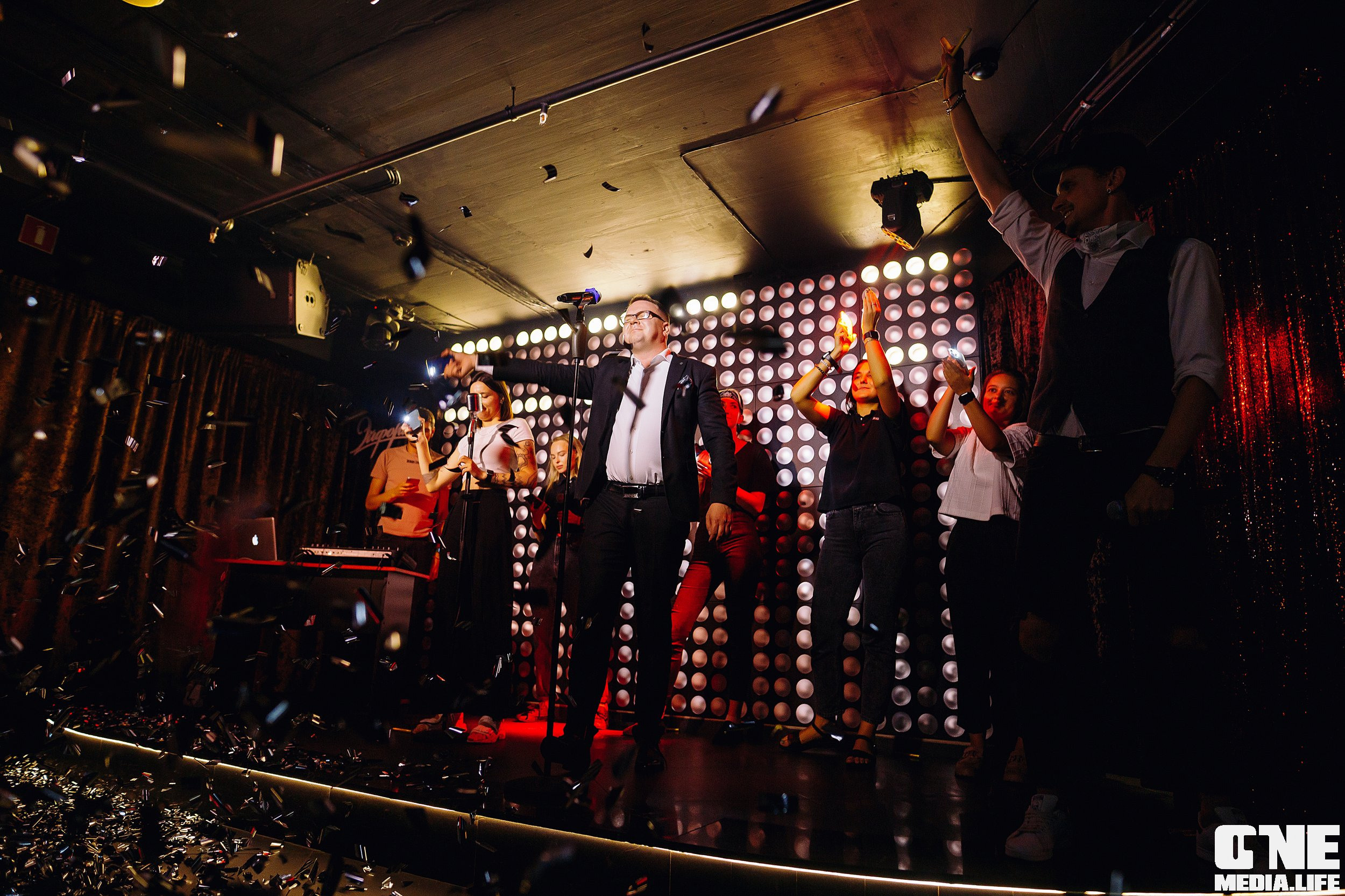 Фотоотчет из караоке-клуба Эйфория. One Media Life: фоторепортажи, фотоотчеты с мероприятий и заведений