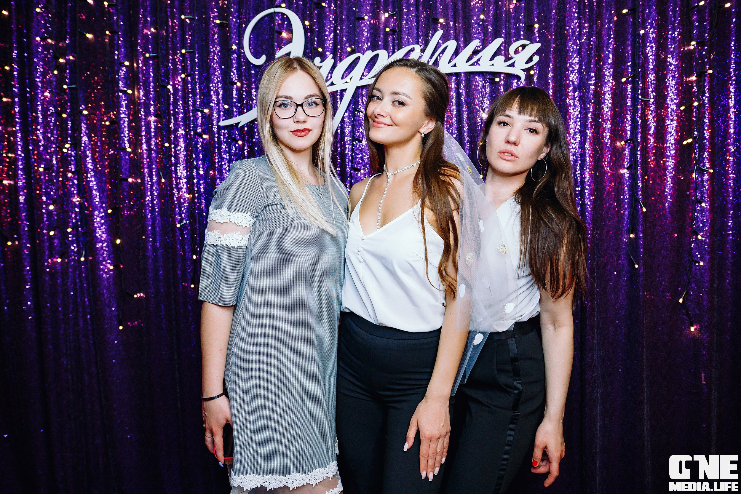 Фоторепортаж с вечеринки Малиновые 90-е в караоке клубе Эйфория. One Media Life: фоторепортажи, фотоотчеты с мероприятий и заведений