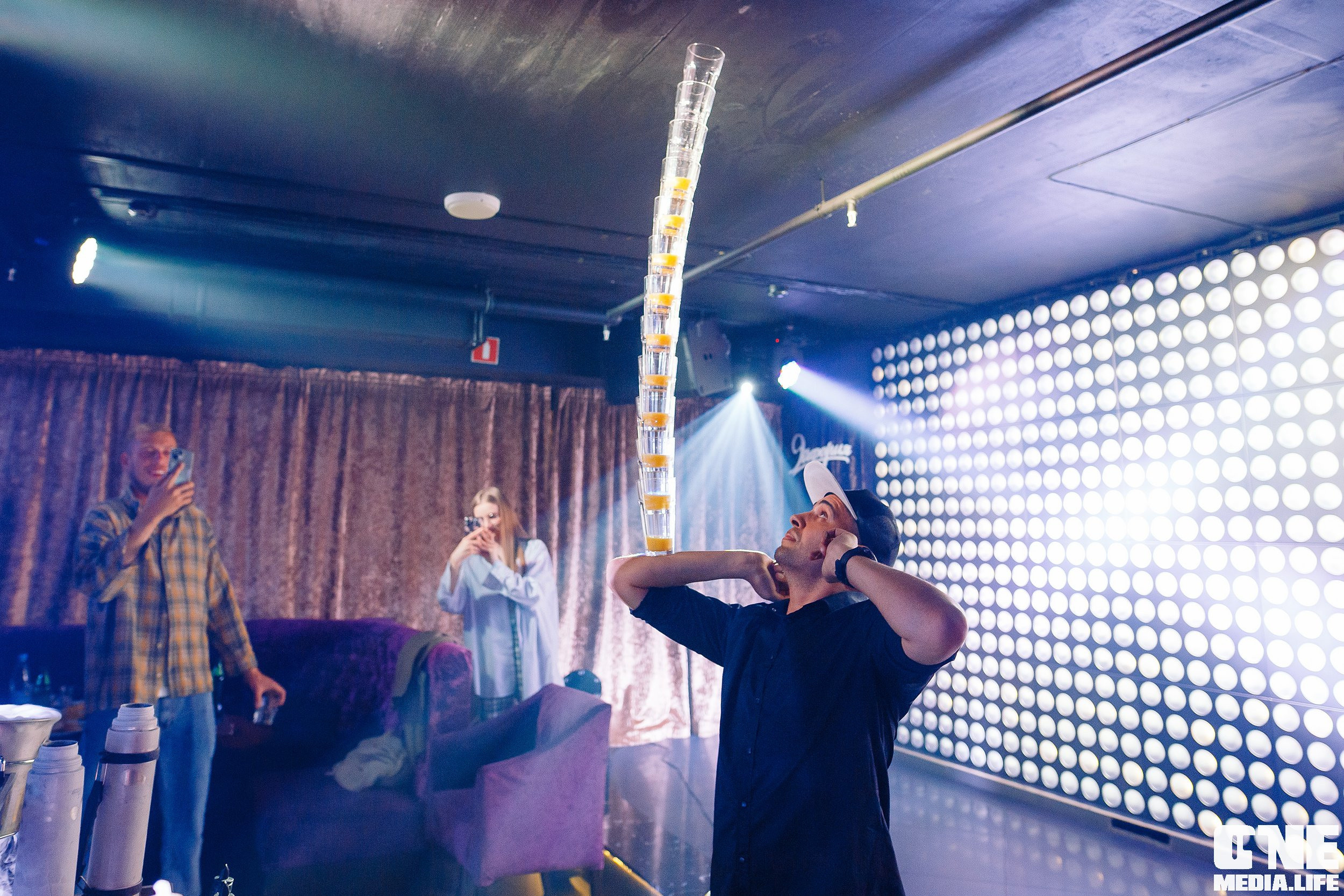 Фотоотчет из караоке клуба Эйфория. One Media Life: фоторепортажи, фотоотчеты с мероприятий и заведений