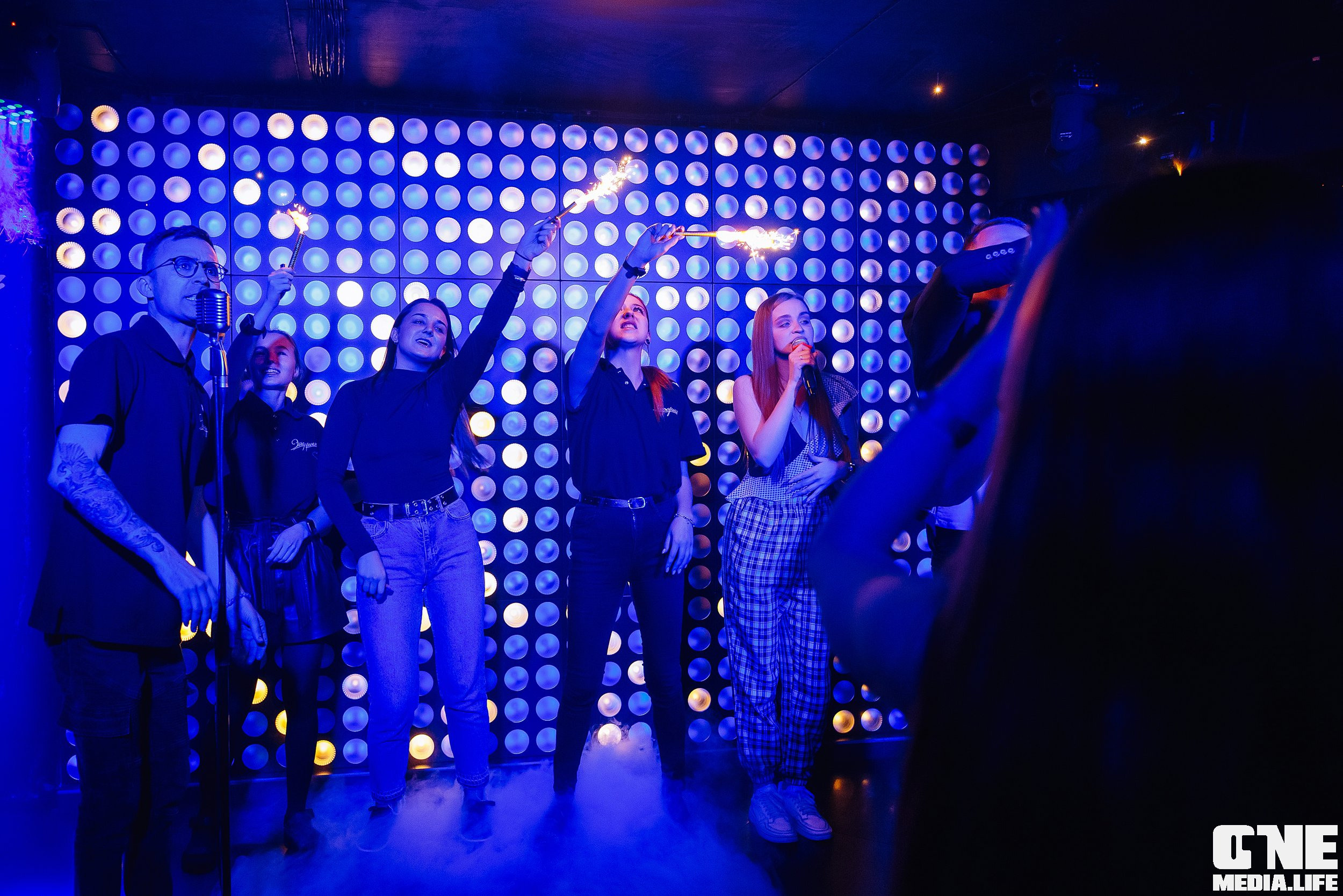 Фотоотчет из караоке клуба Эйфория. One Media Life: фоторепортажи, фотоотчеты с мероприятий и заведений