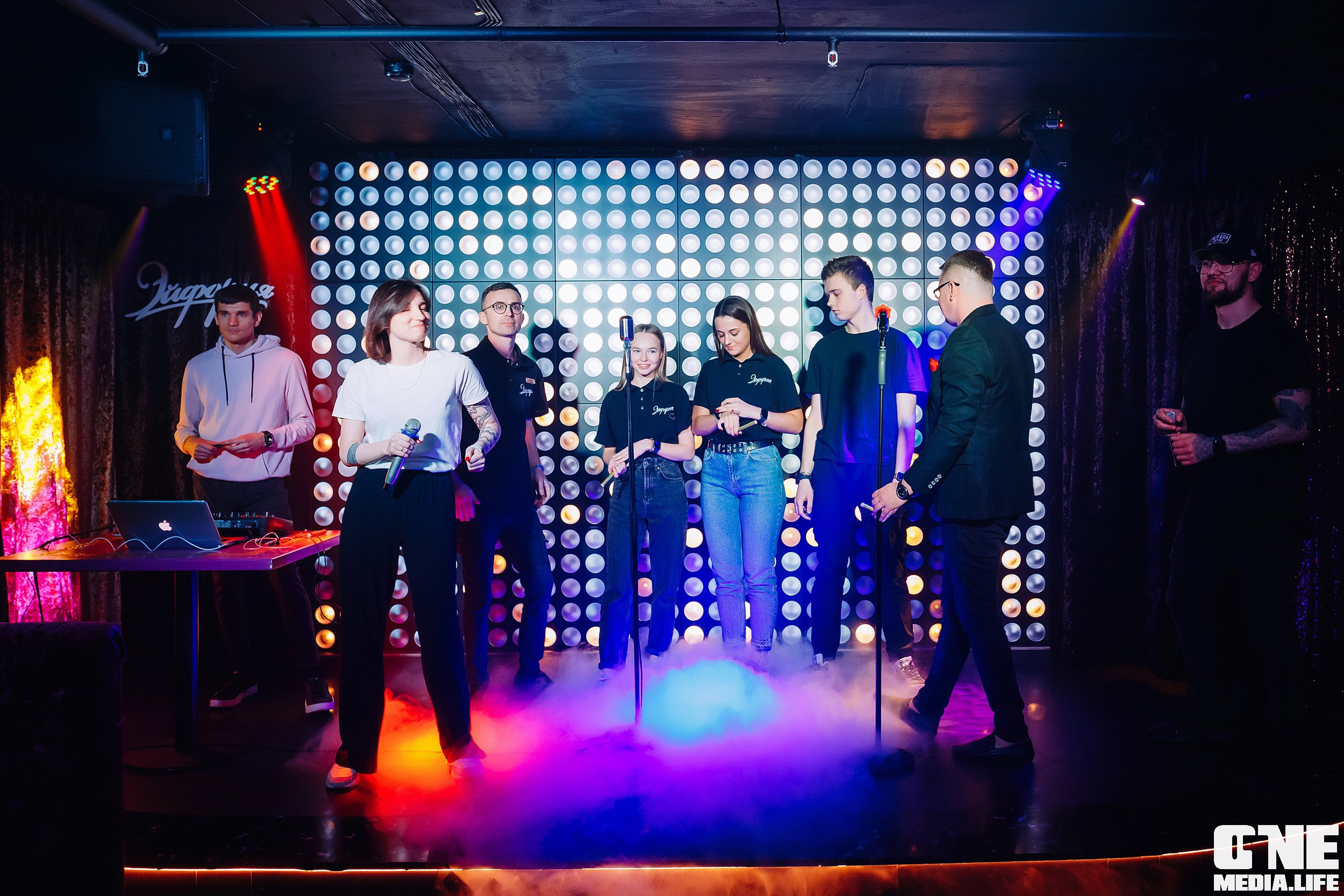 Фотоотчет из караоке клуба Эйфория. One Media Life: фоторепортажи, фотоотчеты с мероприятий и заведений