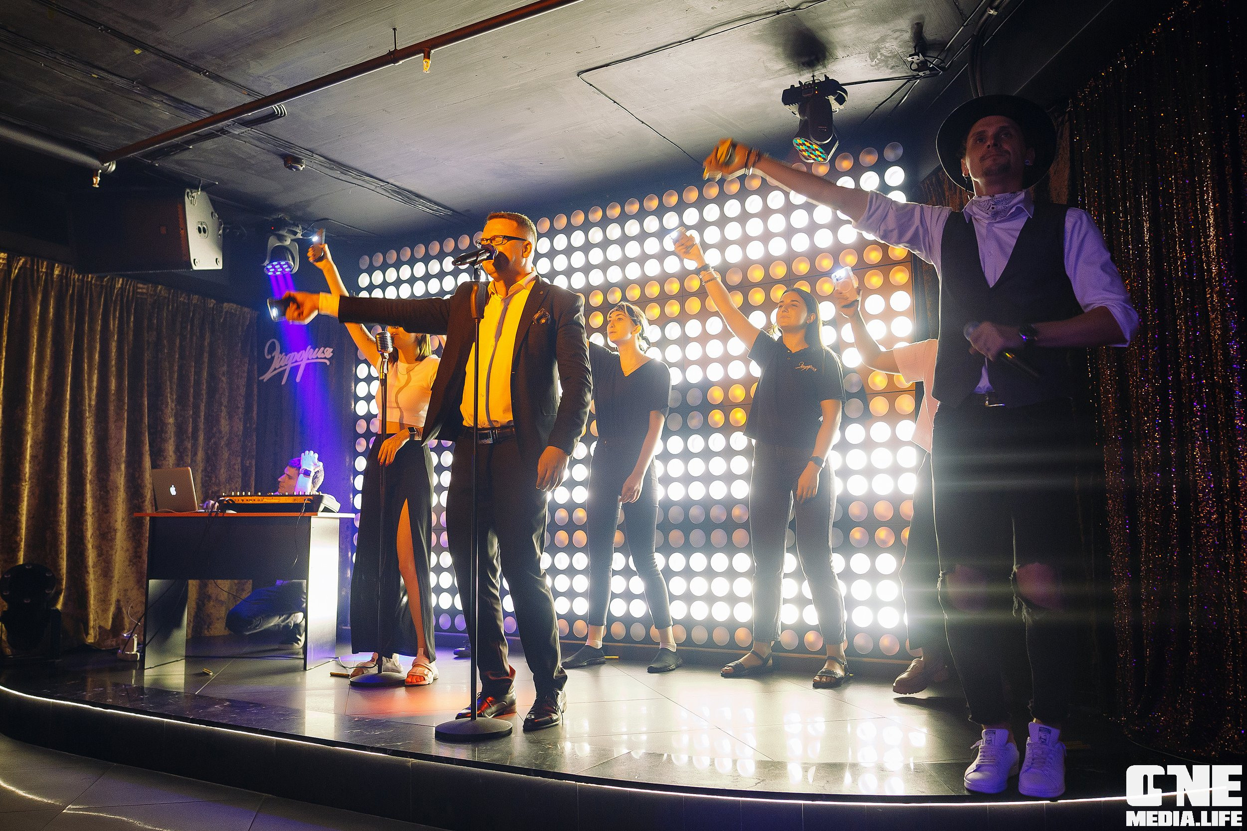 Фотоотчет из караоке-клуба Эйфория. One Media Life: фоторепортажи, фотоотчеты с мероприятий и заведений