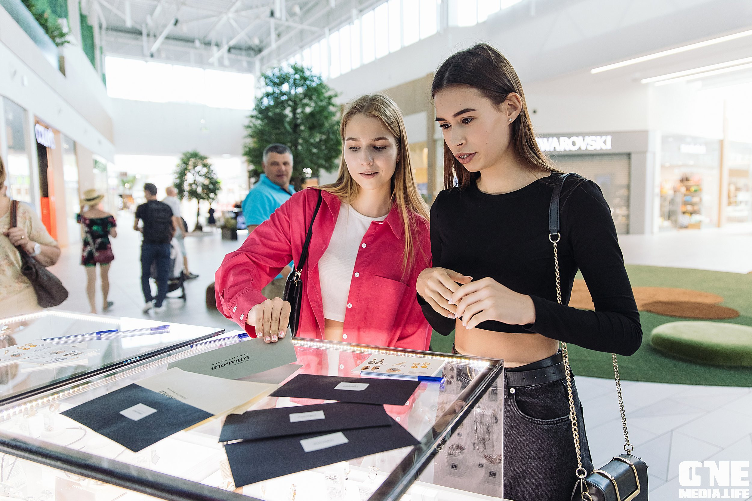 Фотоотчет с birthday party LoraGold jewelry в Балтии молл. One Media Life: фоторепортажи, фотоотчеты с мероприятий и заведений