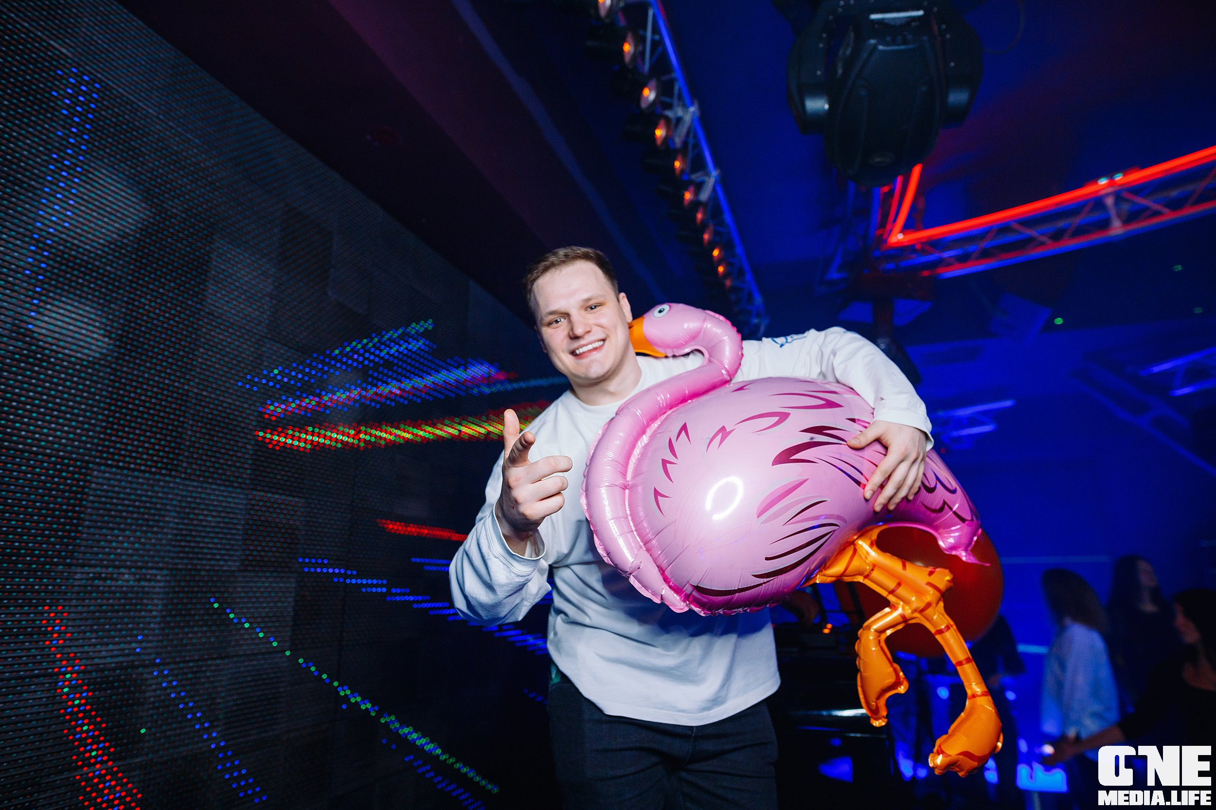 Фотоотчёт из ночного клуба Планета. One Media Life: фоторепортажи, фотоотчеты с мероприятий и заведений