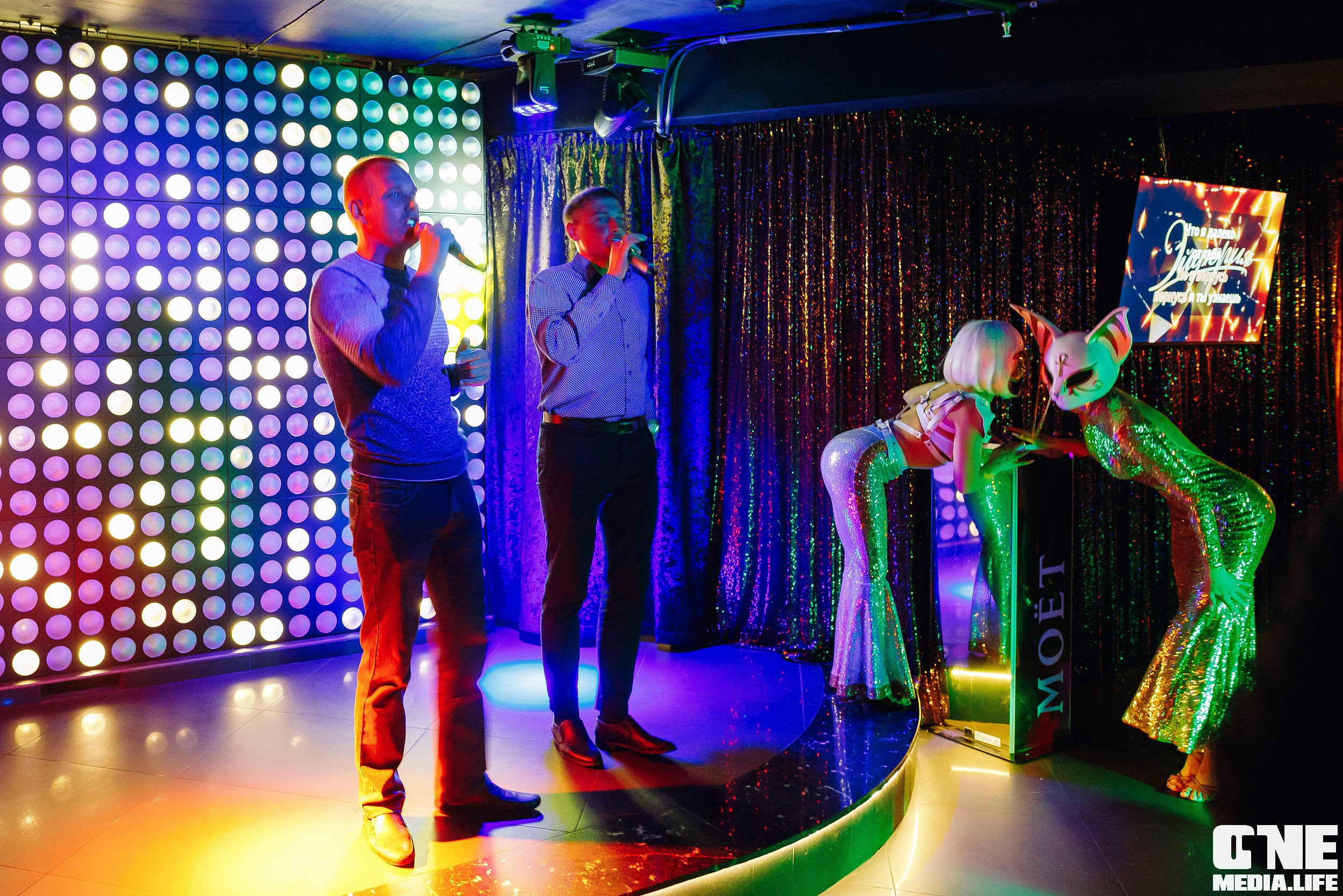 Фоторепортаж из караоке клуба Эйфория. One Media Life: фоторепортажи, фотоотчеты с мероприятий и заведений