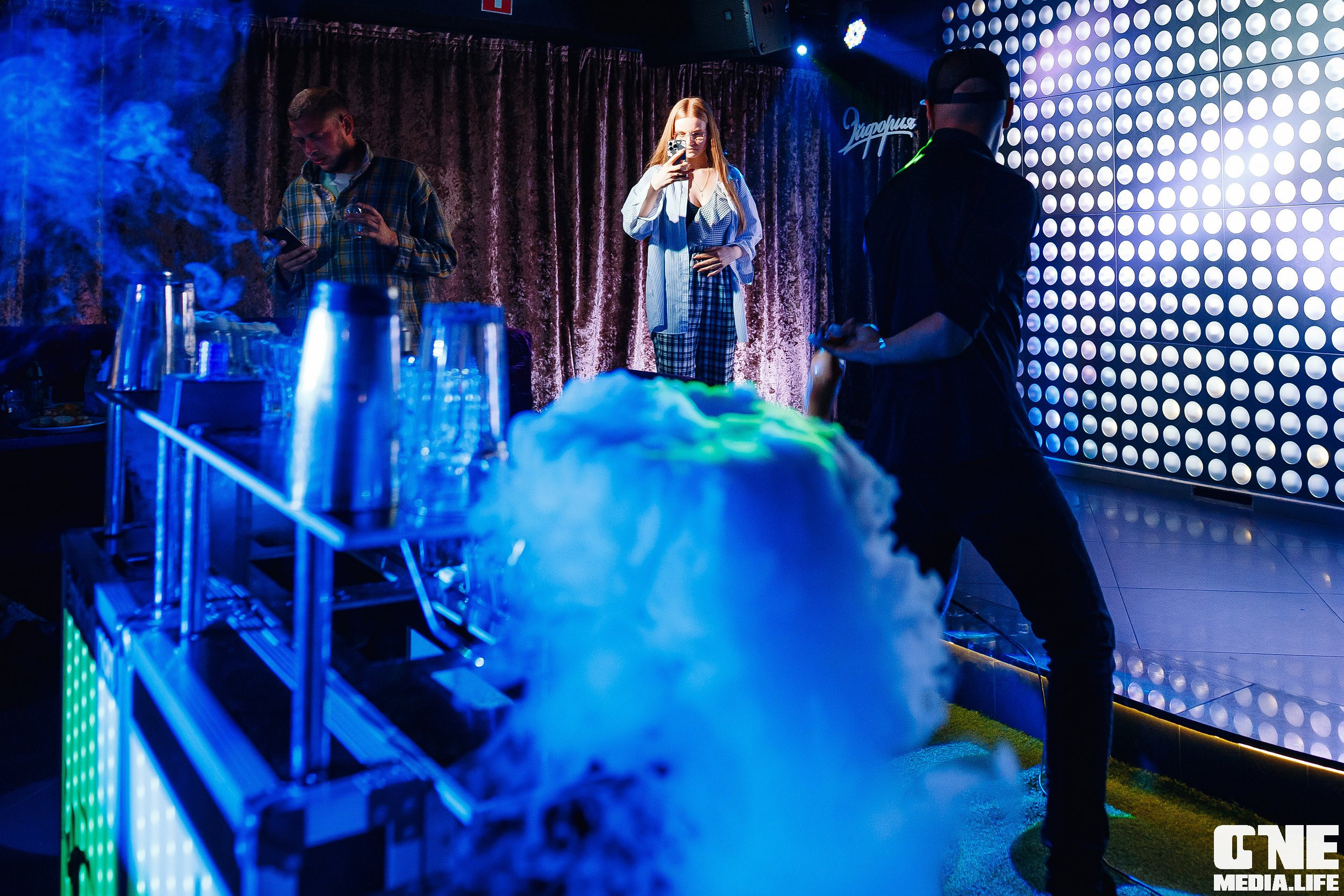 Фотоотчет из караоке клуба Эйфория. One Media Life: фоторепортажи, фотоотчеты с мероприятий и заведений