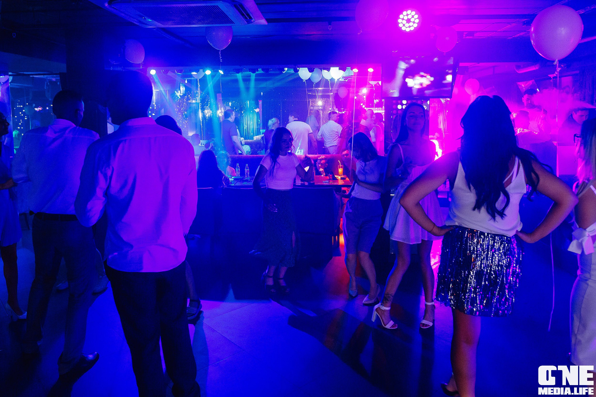 Фоторепортаж из караоке-клуба Эйфория. One Media Life: фоторепортажи, фотоотчеты с мероприятий и заведений