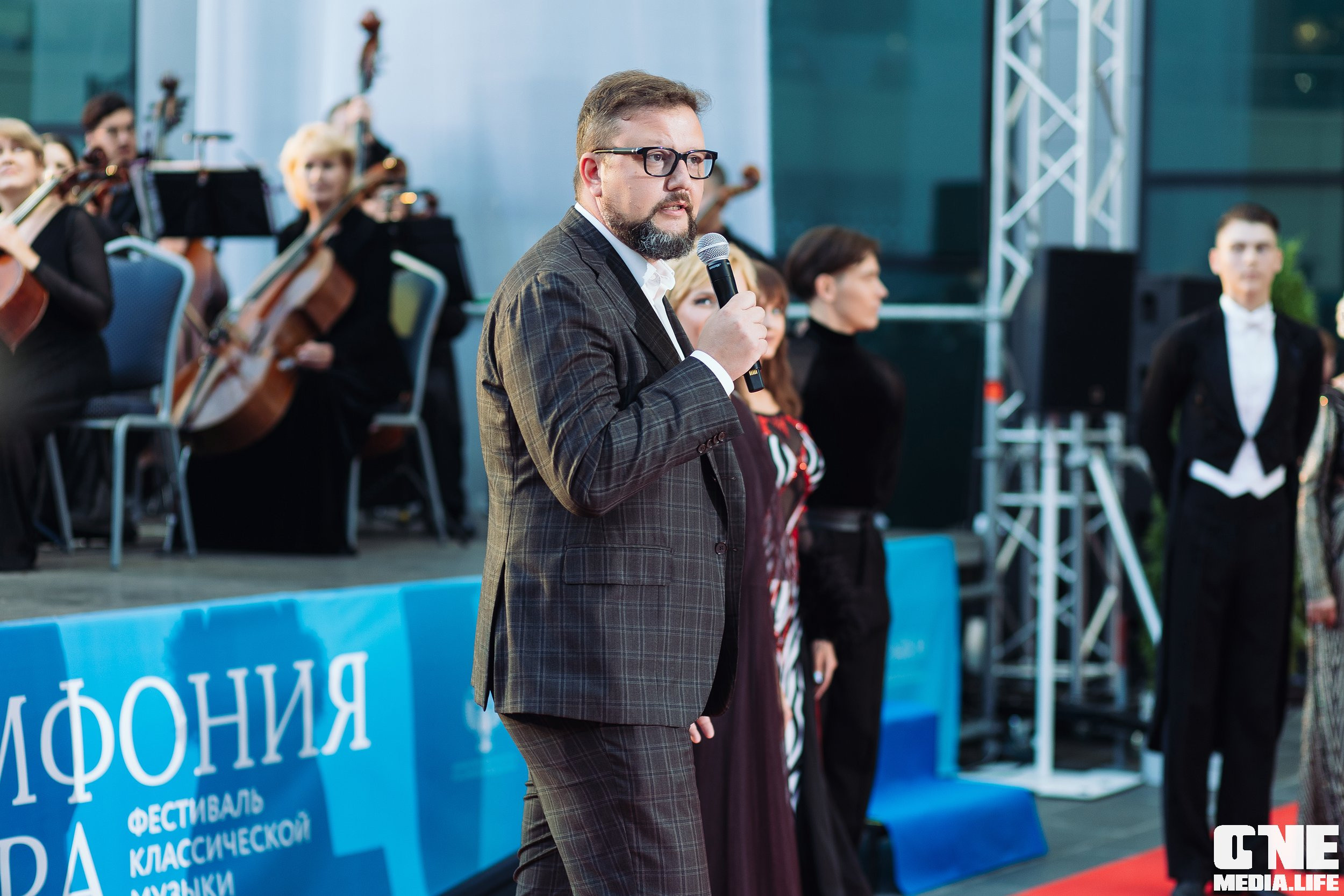 Фоторепортаж с Янтарного Бала. One Media Life: фоторепортажи, фотоотчеты с мероприятий и заведений