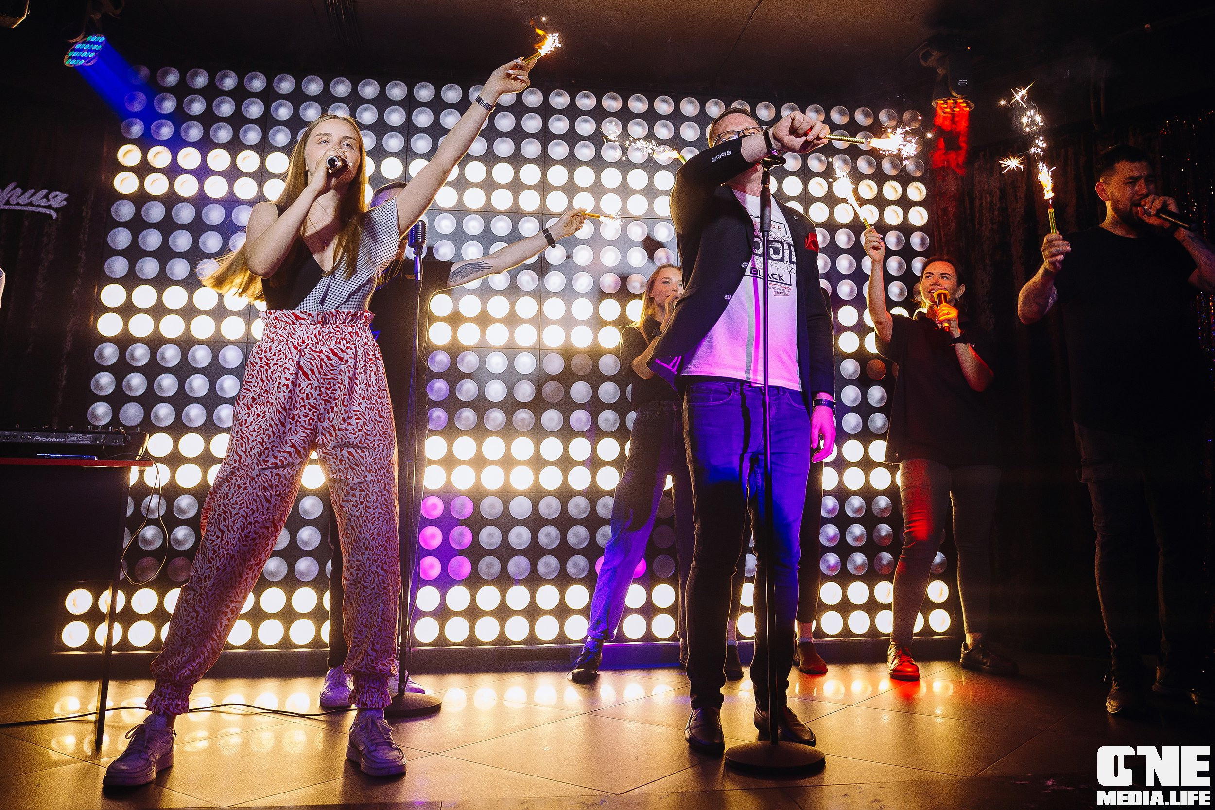 Фоторепортаж из караоке-клуба Эйфория. One Media Life: фоторепортажи, фотоотчеты с мероприятий и заведений