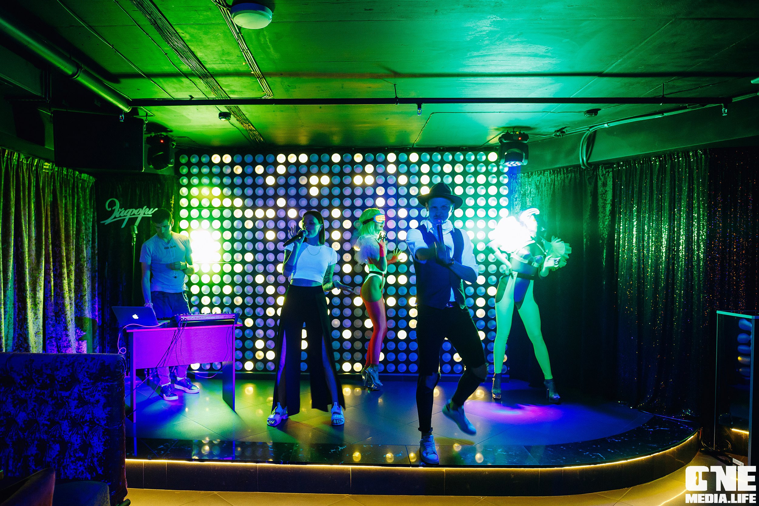 Фотоотчет из караоке-клуба Эйфория. One Media Life: фоторепортажи, фотоотчеты с мероприятий и заведений