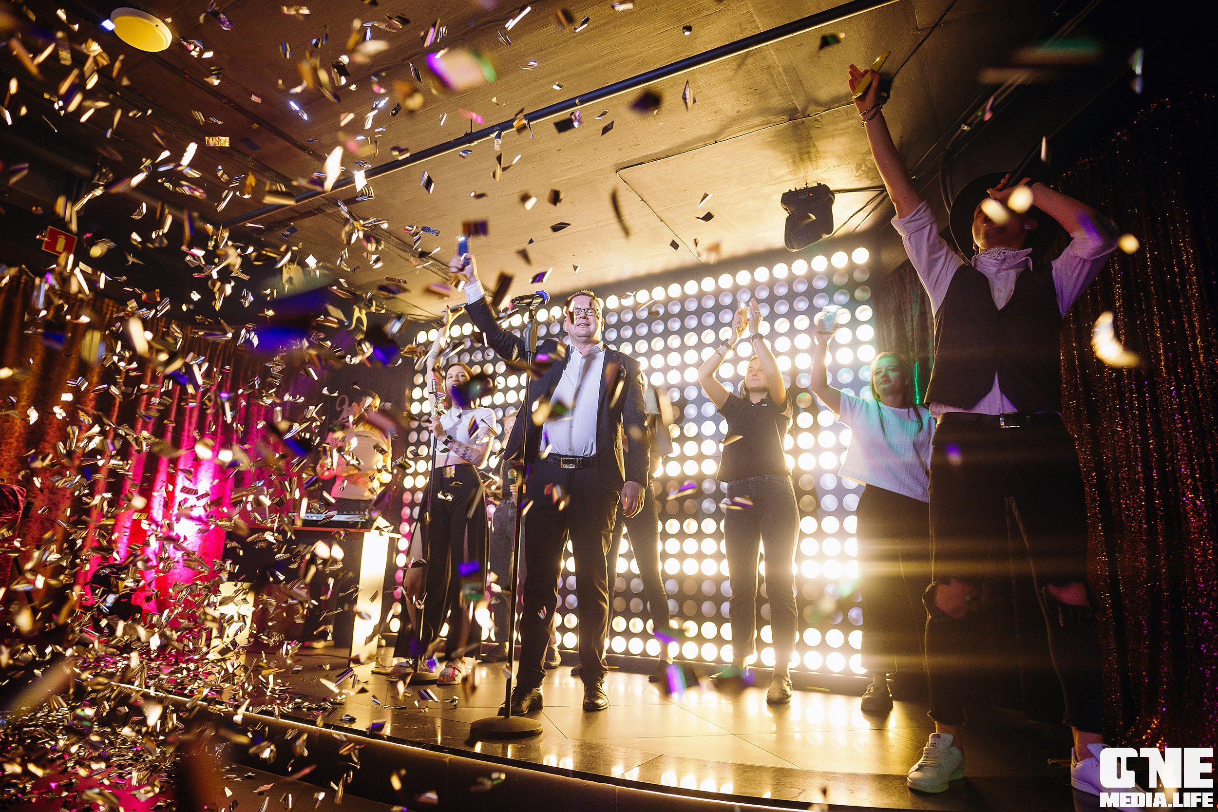 Фотоотчет из караоке-клуба Эйфория. One Media Life: фоторепортажи, фотоотчеты с мероприятий и заведений