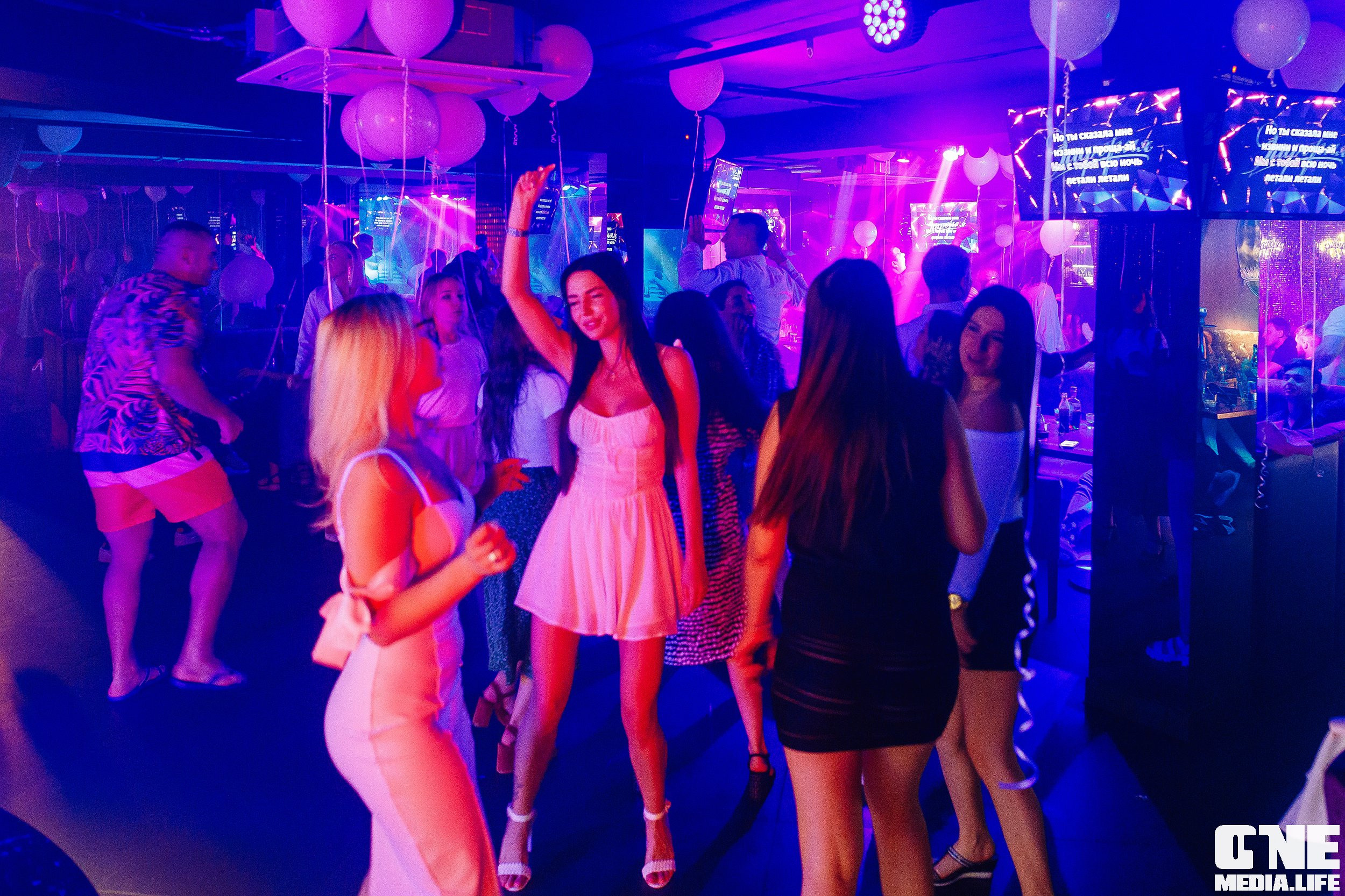 Фоторепортаж из караоке-клуба Эйфория. One Media Life: фоторепортажи, фотоотчеты с мероприятий и заведений