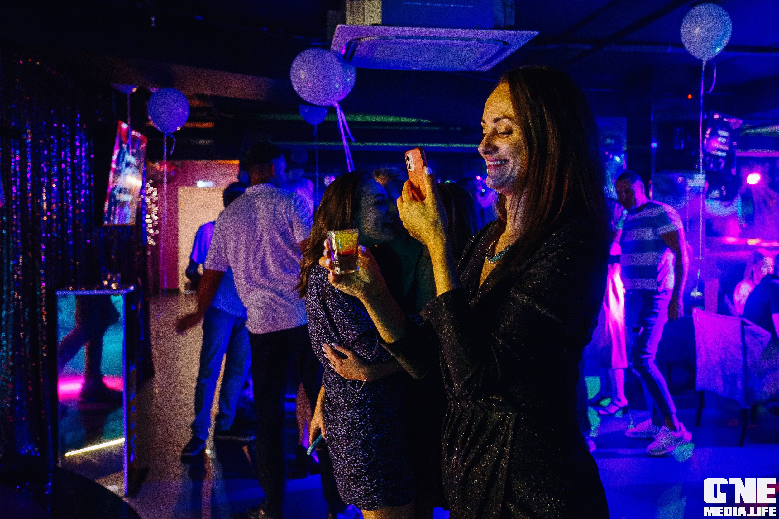 Фоторепортаж из караоке-клуба Эйфория. One Media Life: фоторепортажи, фотоотчеты с мероприятий и заведений