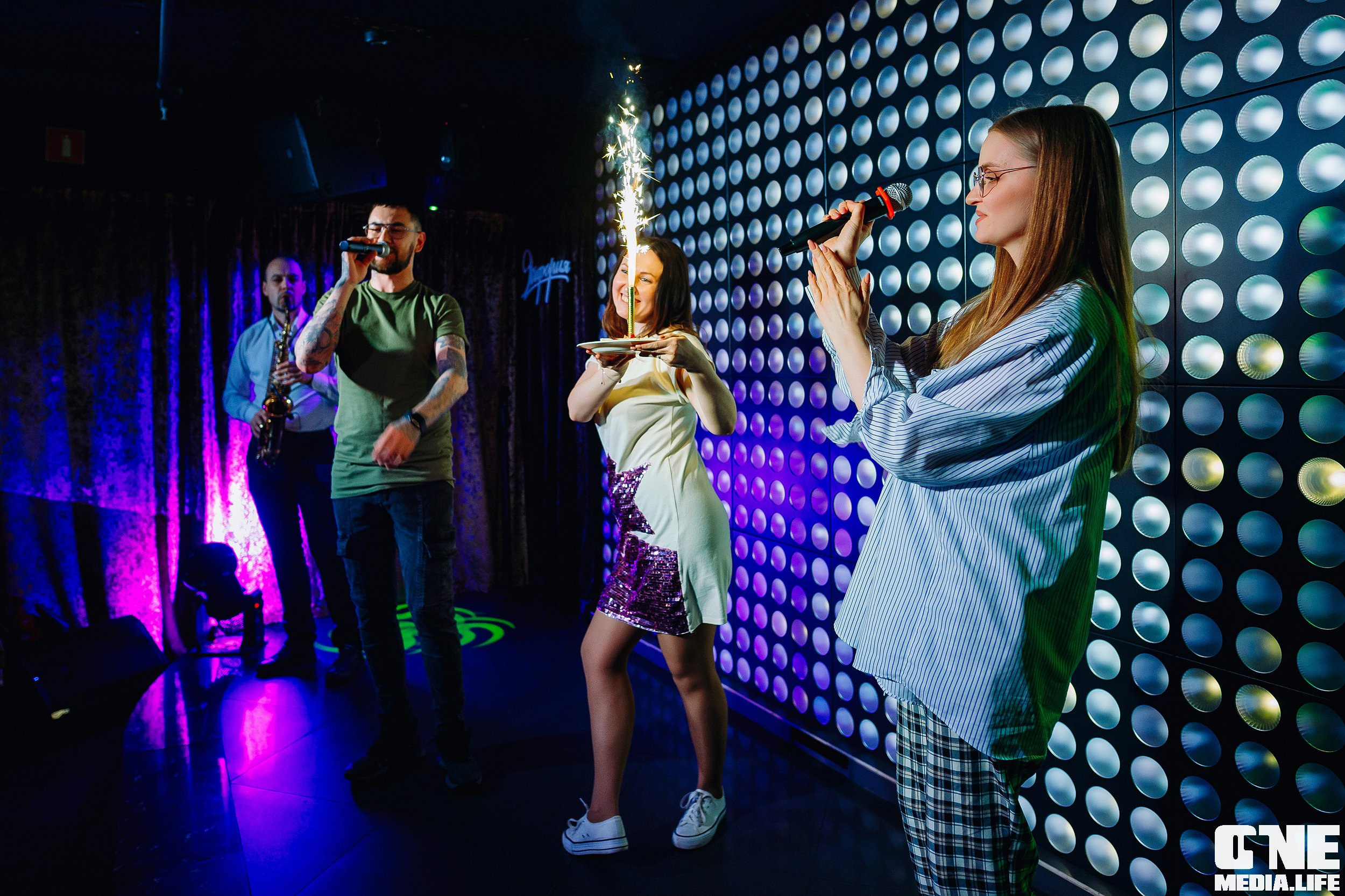 Фотоотчет из караоке клуба Эйфория. One Media Life: фоторепортажи, фотоотчеты с мероприятий и заведений
