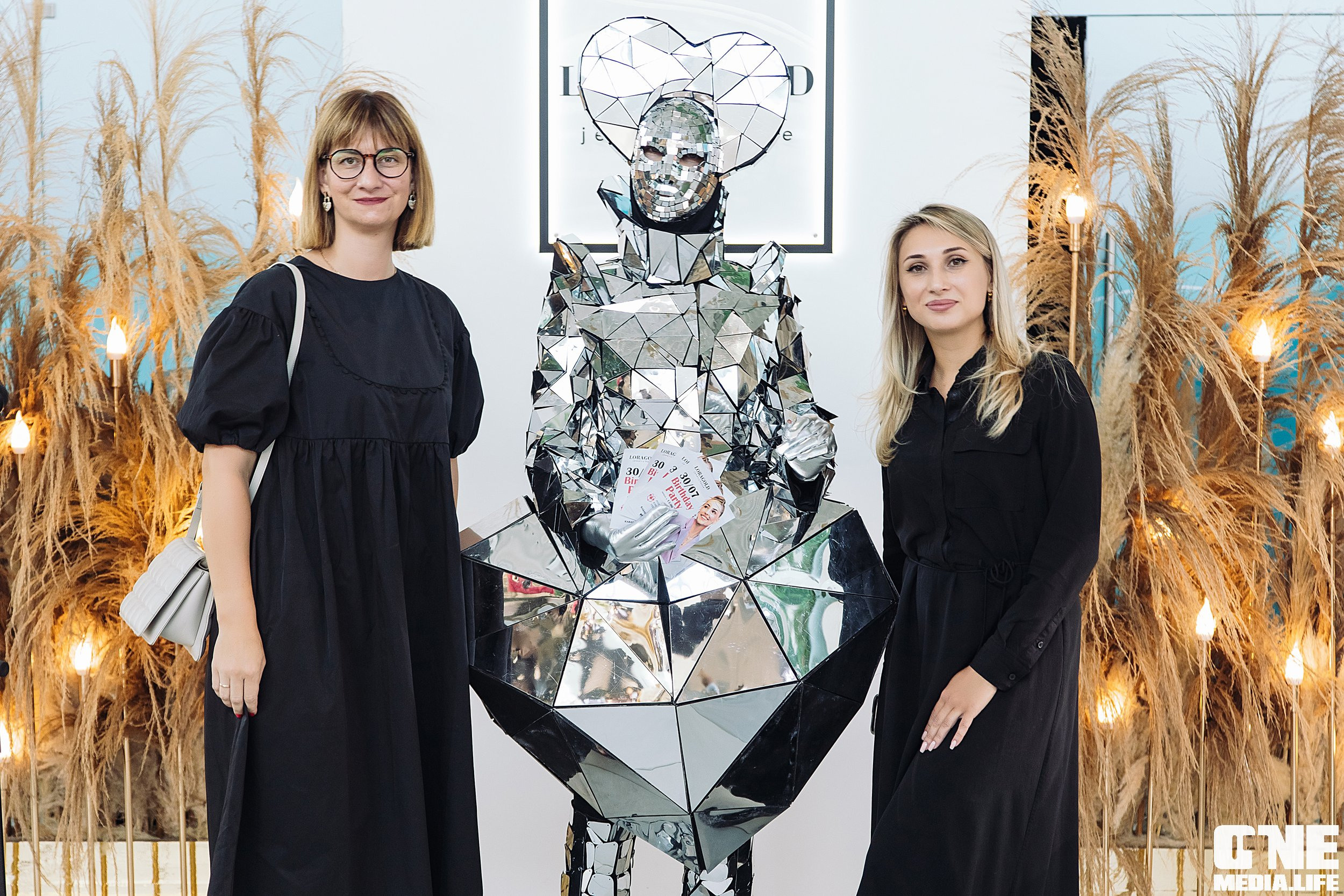 Фотоотчет с birthday party LoraGold jewelry в Балтии молл. One Media Life: фоторепортажи, фотоотчеты с мероприятий и заведений