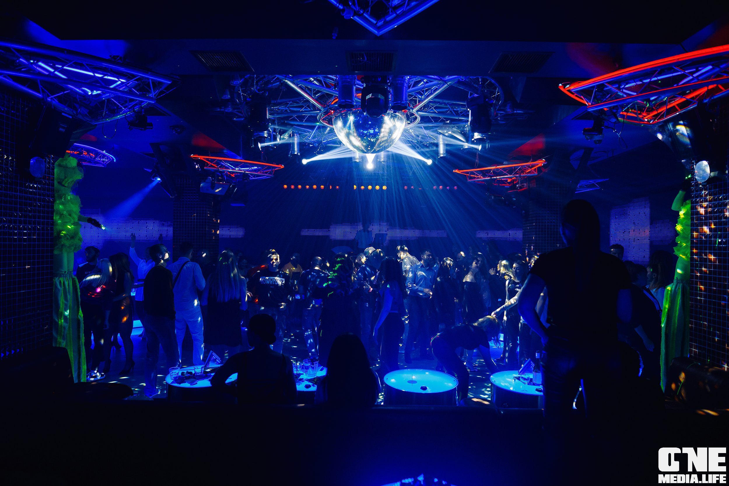 Фотоотчёт из ночного клуба Планета. One Media Life: фоторепортажи, фотоотчеты с мероприятий и заведений