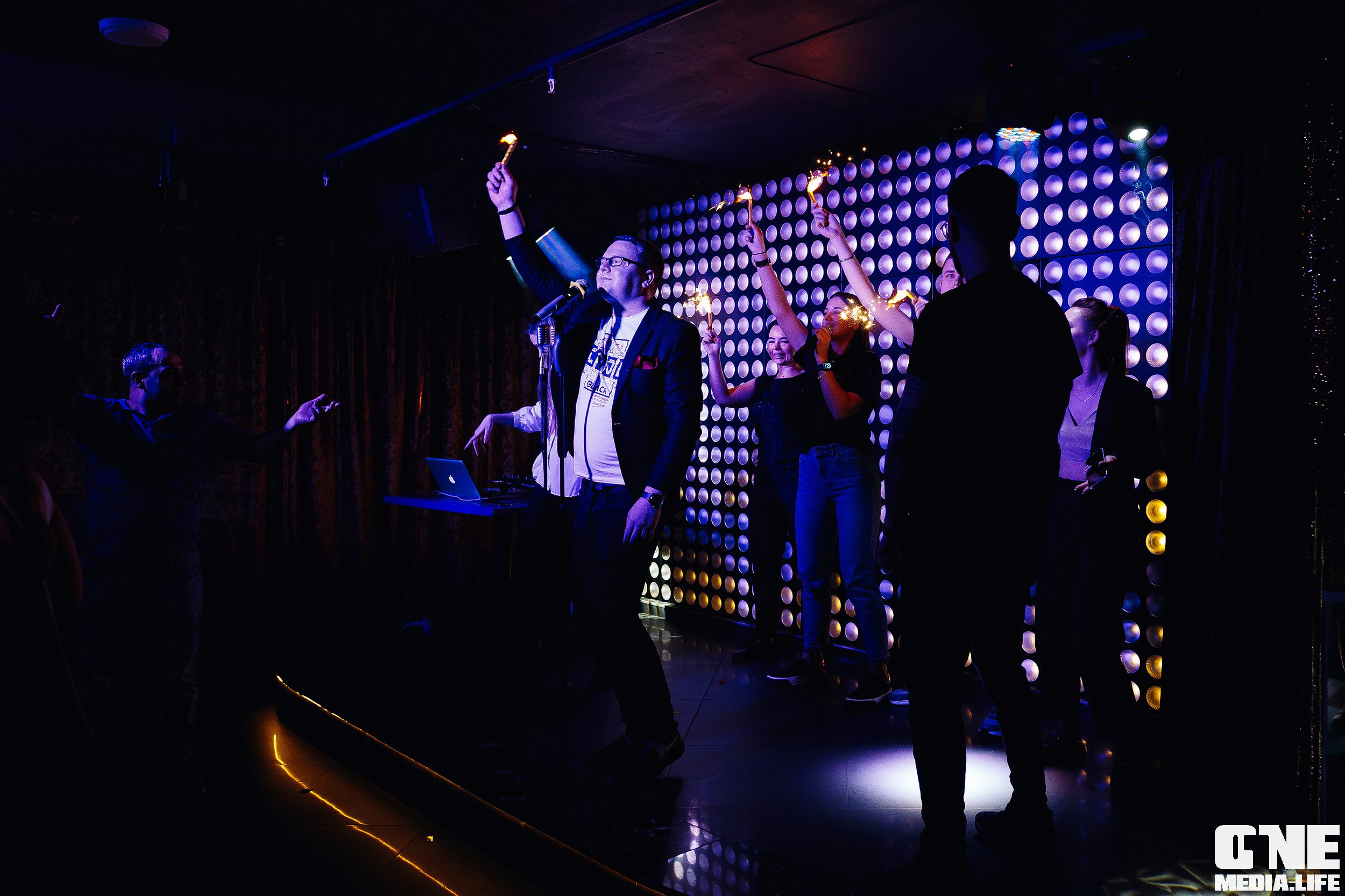 Фотоотчет из караоке клуба Эйфория. One Media Life: фоторепортажи, фотоотчеты с мероприятий и заведений