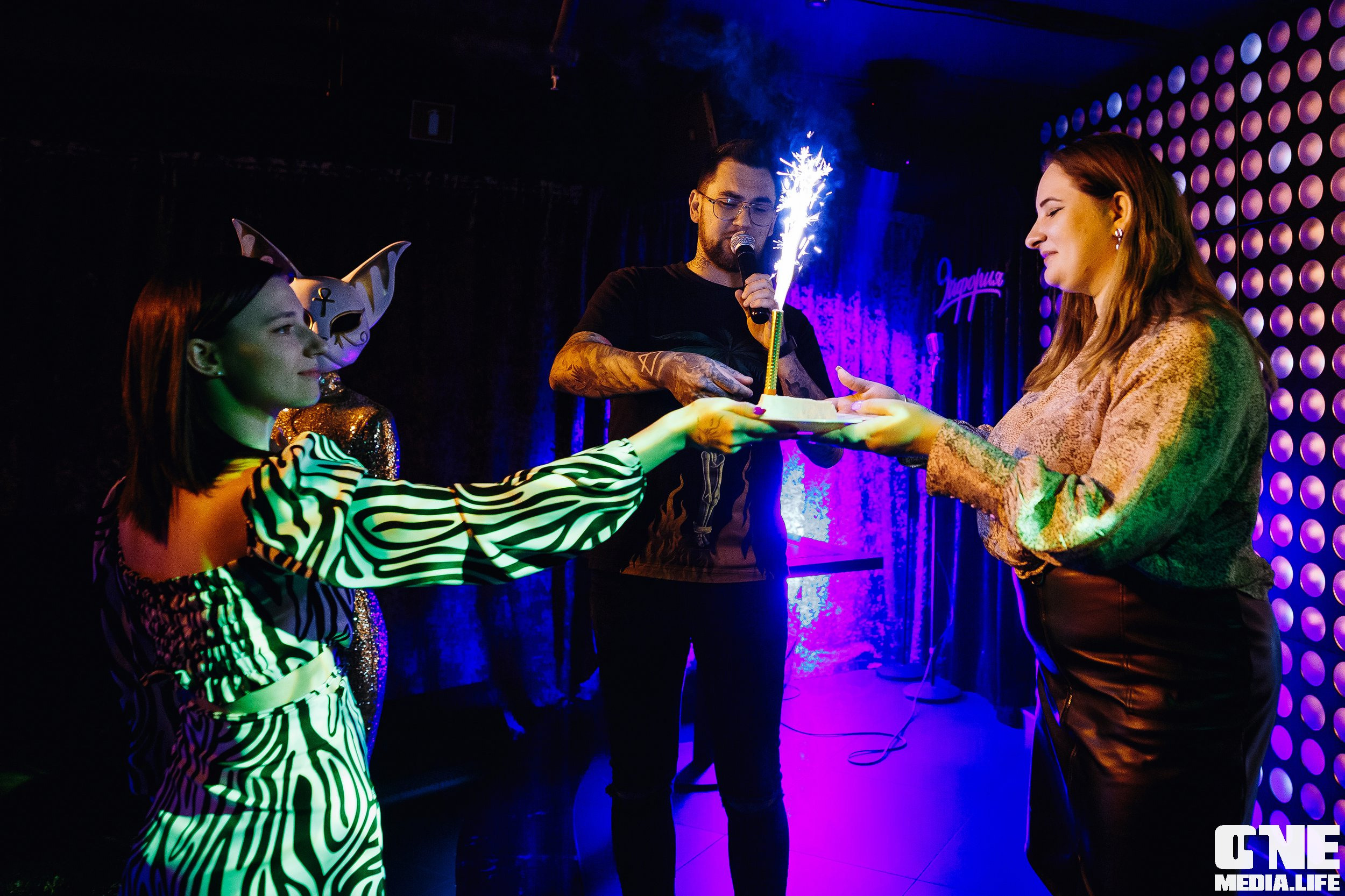 Фоторепортаж из караоке клуба Эйфория. One Media Life: фоторепортажи, фотоотчеты с мероприятий и заведений