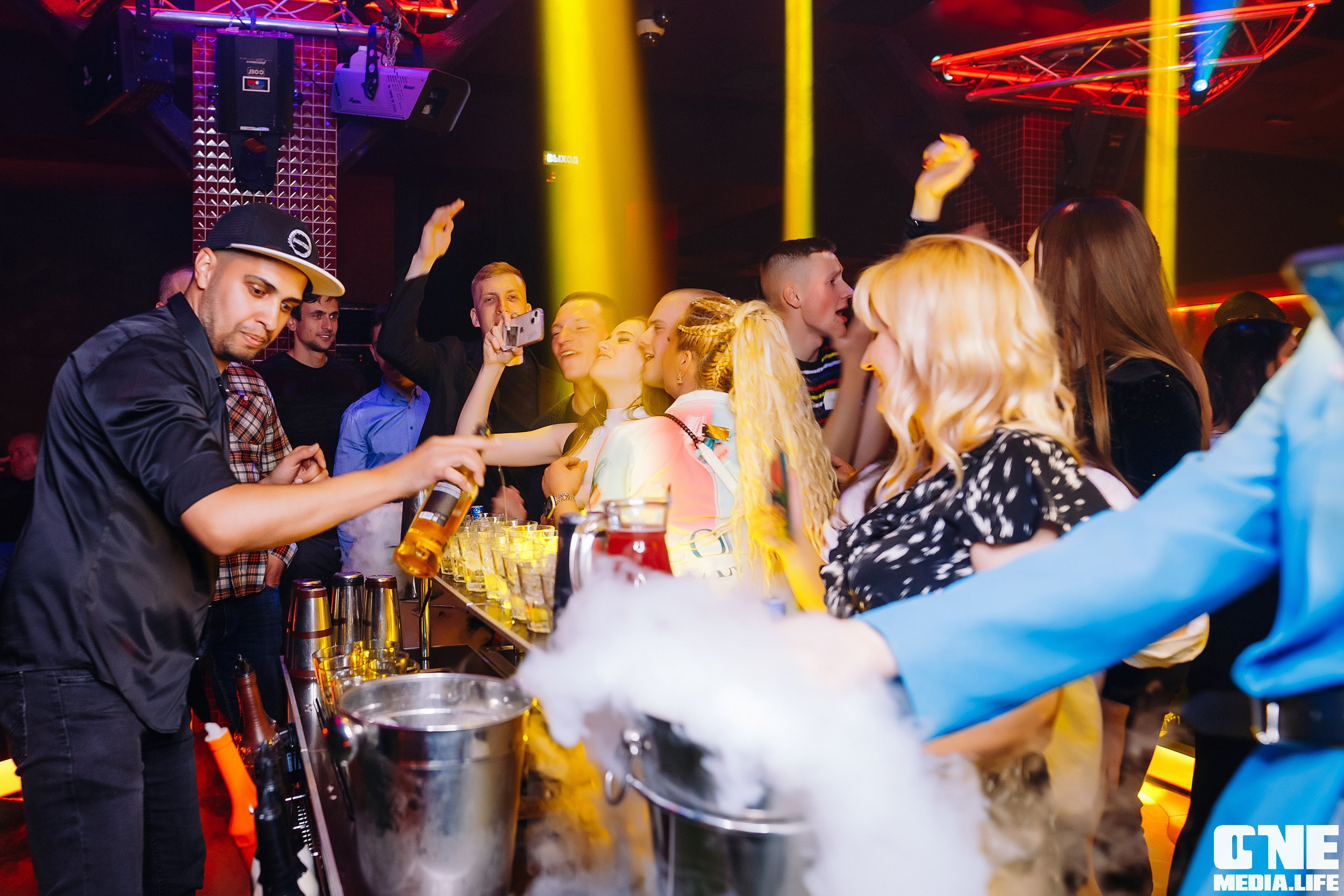 Фотоотчет из ночного клуба Планета. One Media Life: фоторепортажи, фотоотчеты с мероприятий и заведений