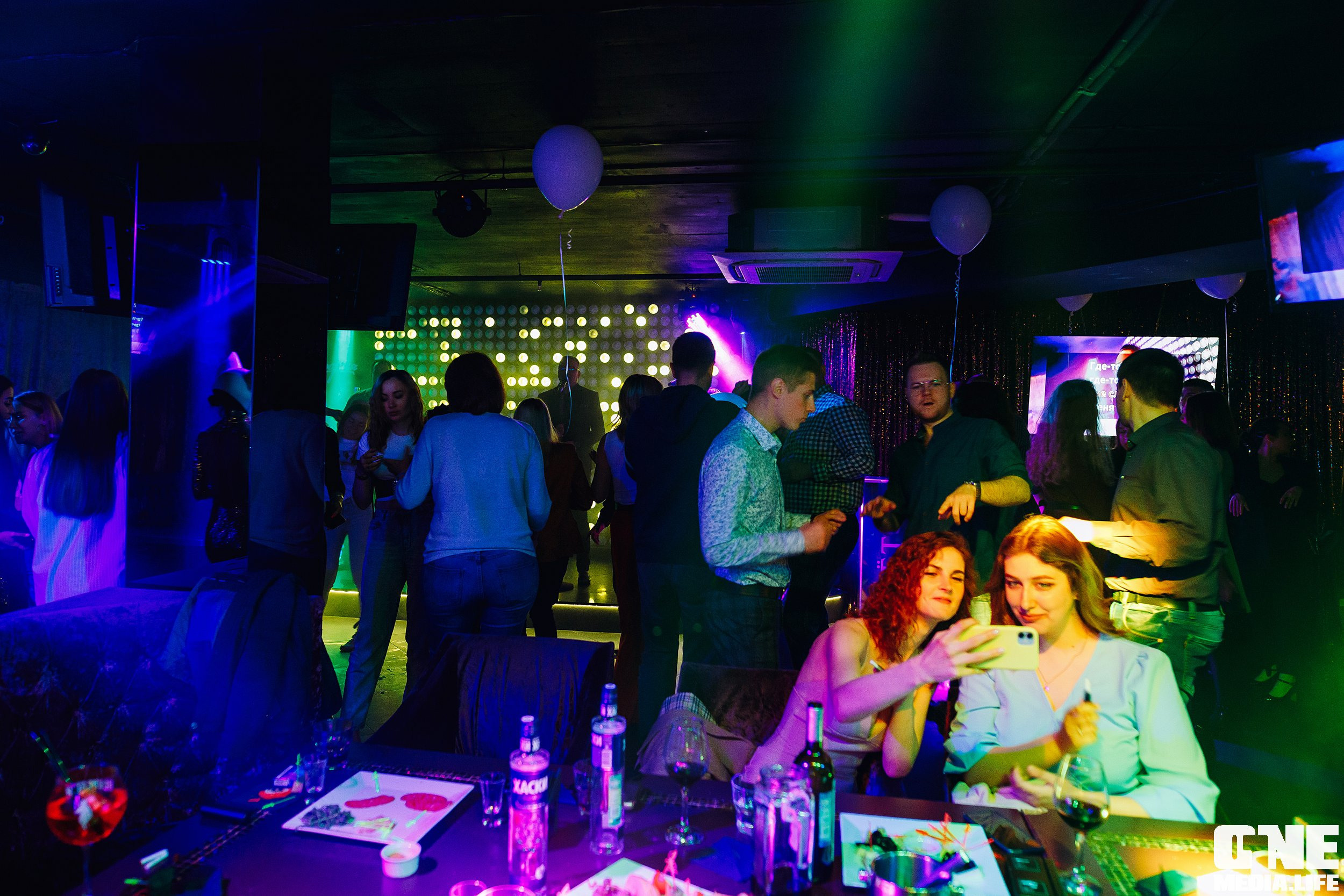 Фотоотчет из Freak Show Mystic в караоке клубе Эйфория. One Media Life: фоторепортажи, фотоотчеты с мероприятий и заведений