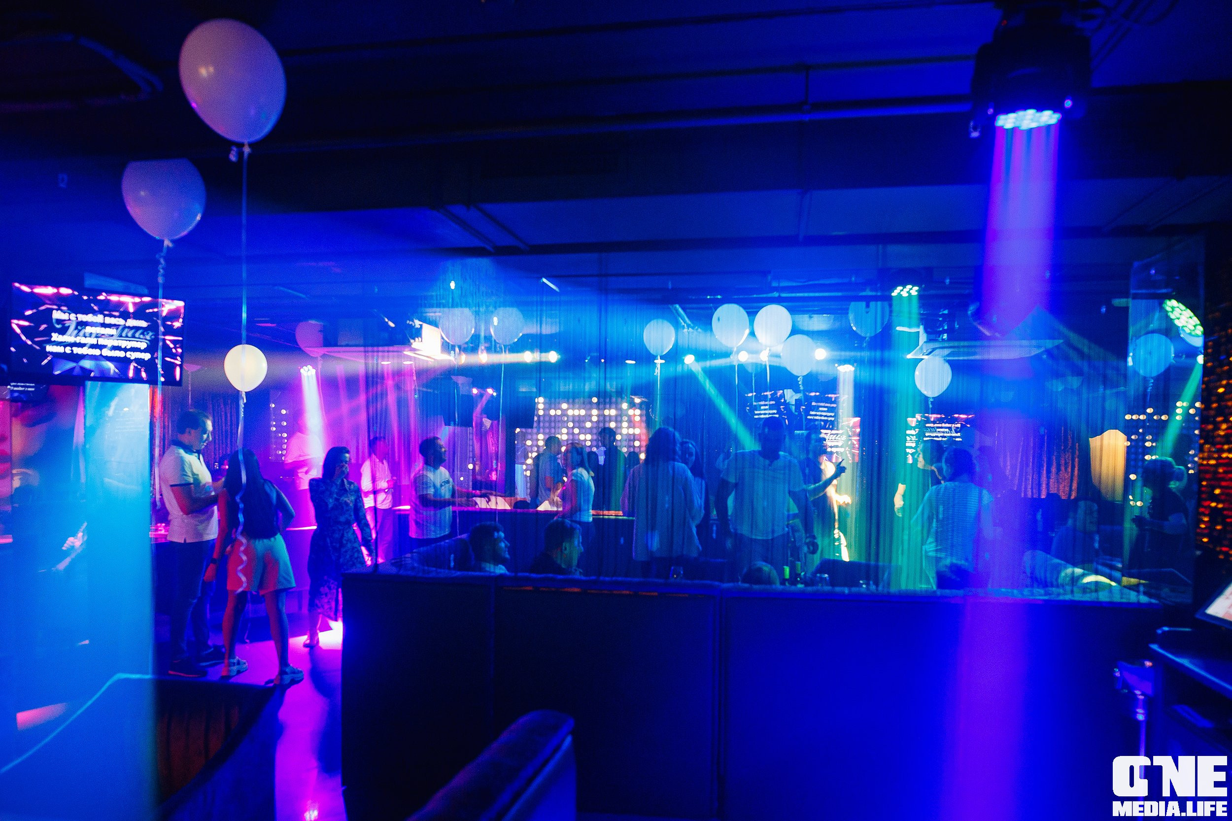 Фоторепортаж из караоке-клуба Эйфория. One Media Life: фоторепортажи, фотоотчеты с мероприятий и заведений