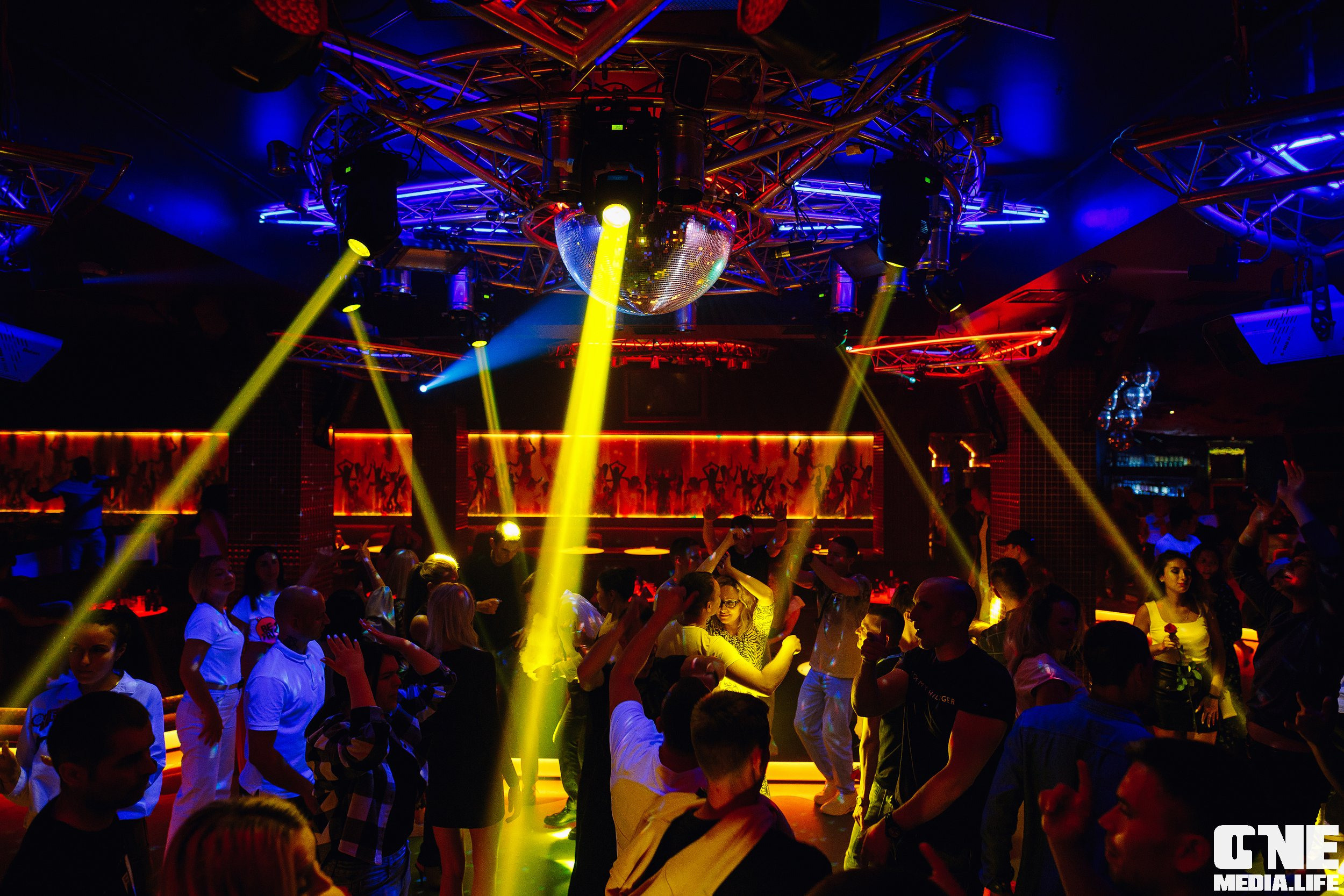 Фотоотчет из ночного клуба Планета. One Media Life: фоторепортажи, фотоотчеты с мероприятий и заведений