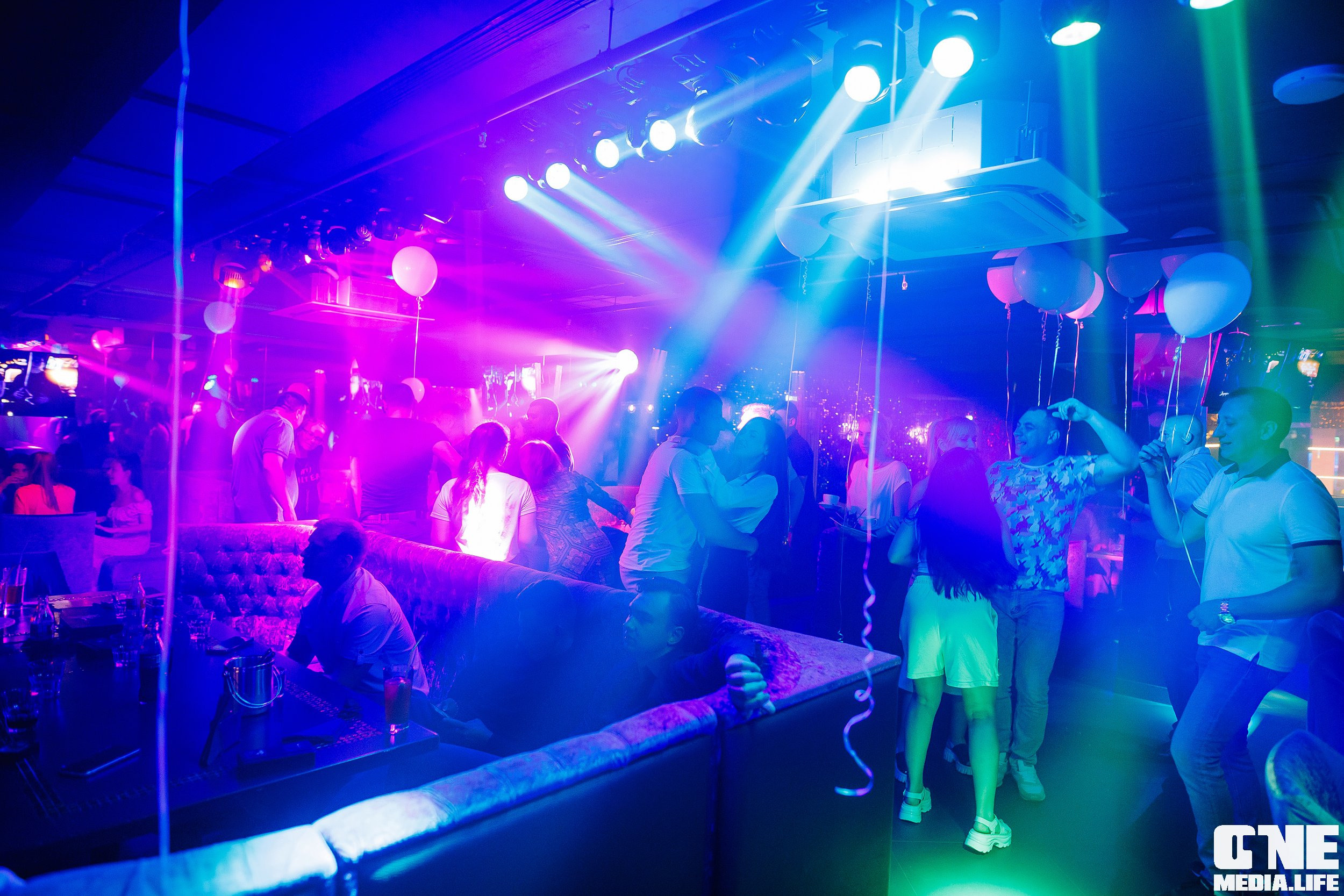 Фоторепортаж из караоке-клуба Эйфория. One Media Life: фоторепортажи, фотоотчеты с мероприятий и заведений