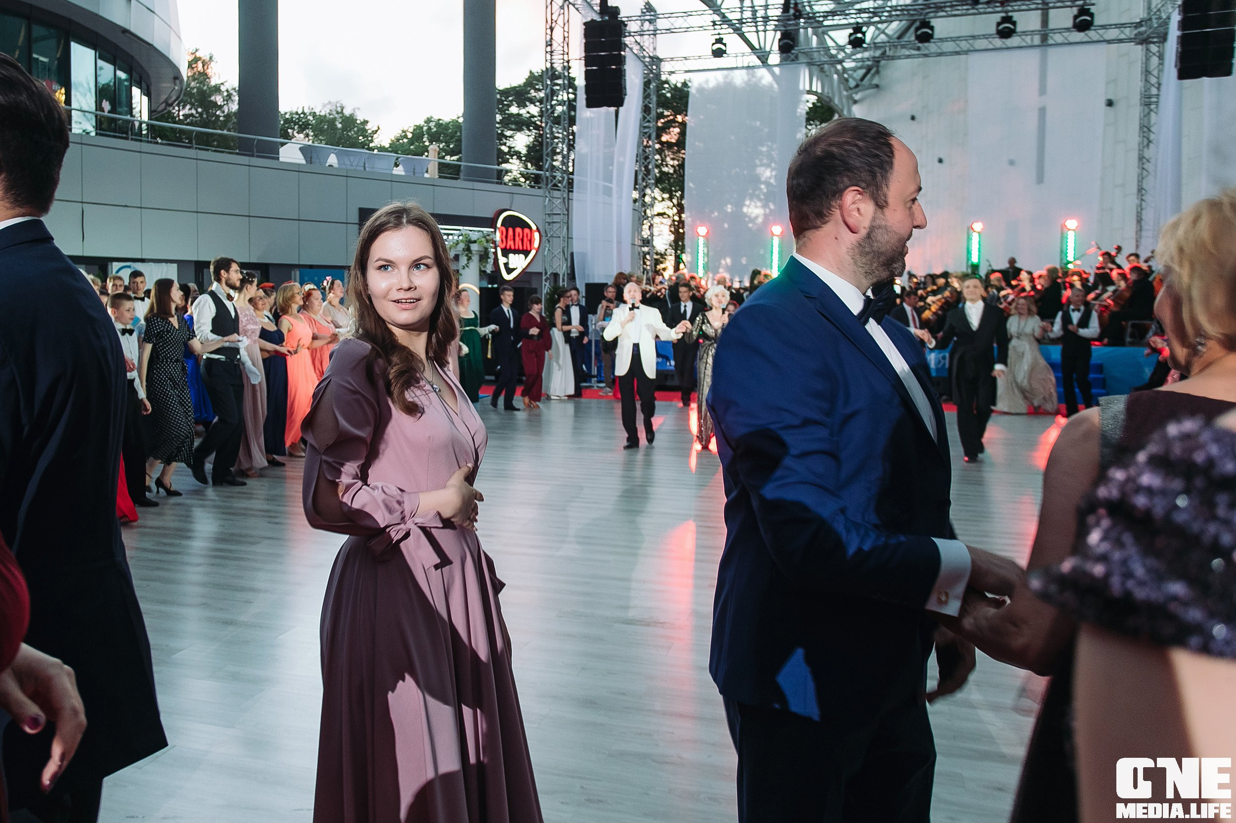 Фоторепортаж с Янтарного Бала. One Media Life: фоторепортажи, фотоотчеты с мероприятий и заведений
