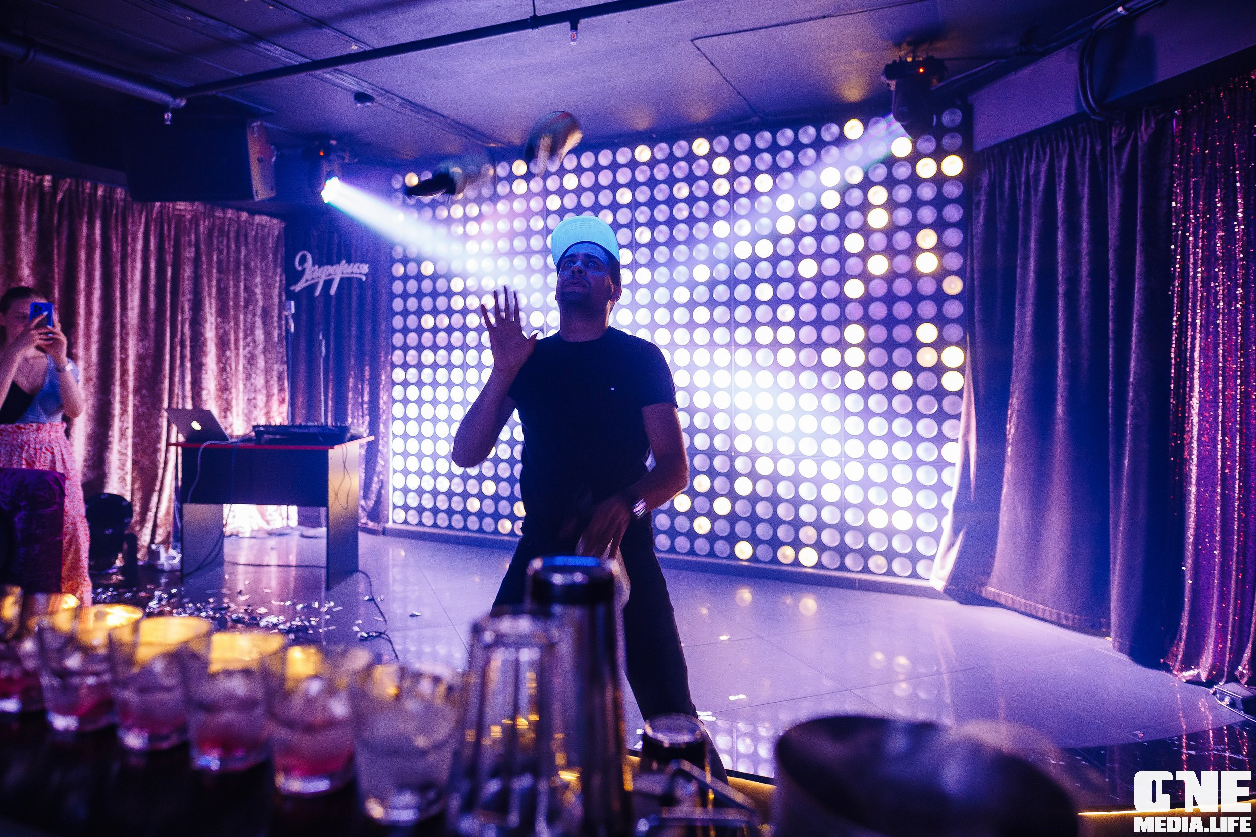 Фоторепортаж из караоке-клуба Эйфория. One Media Life: фоторепортажи, фотоотчеты с мероприятий и заведений