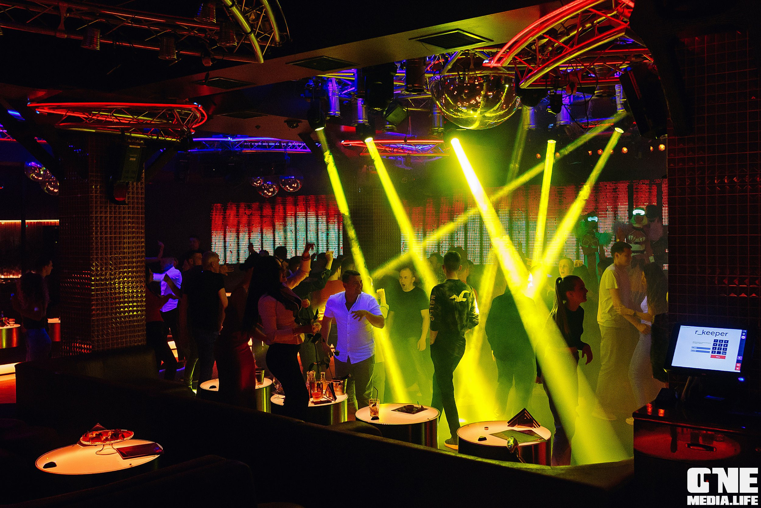 Фотоотчёт из ночного клуба Планета. One Media Life: фоторепортажи, фотоотчеты с мероприятий и заведений