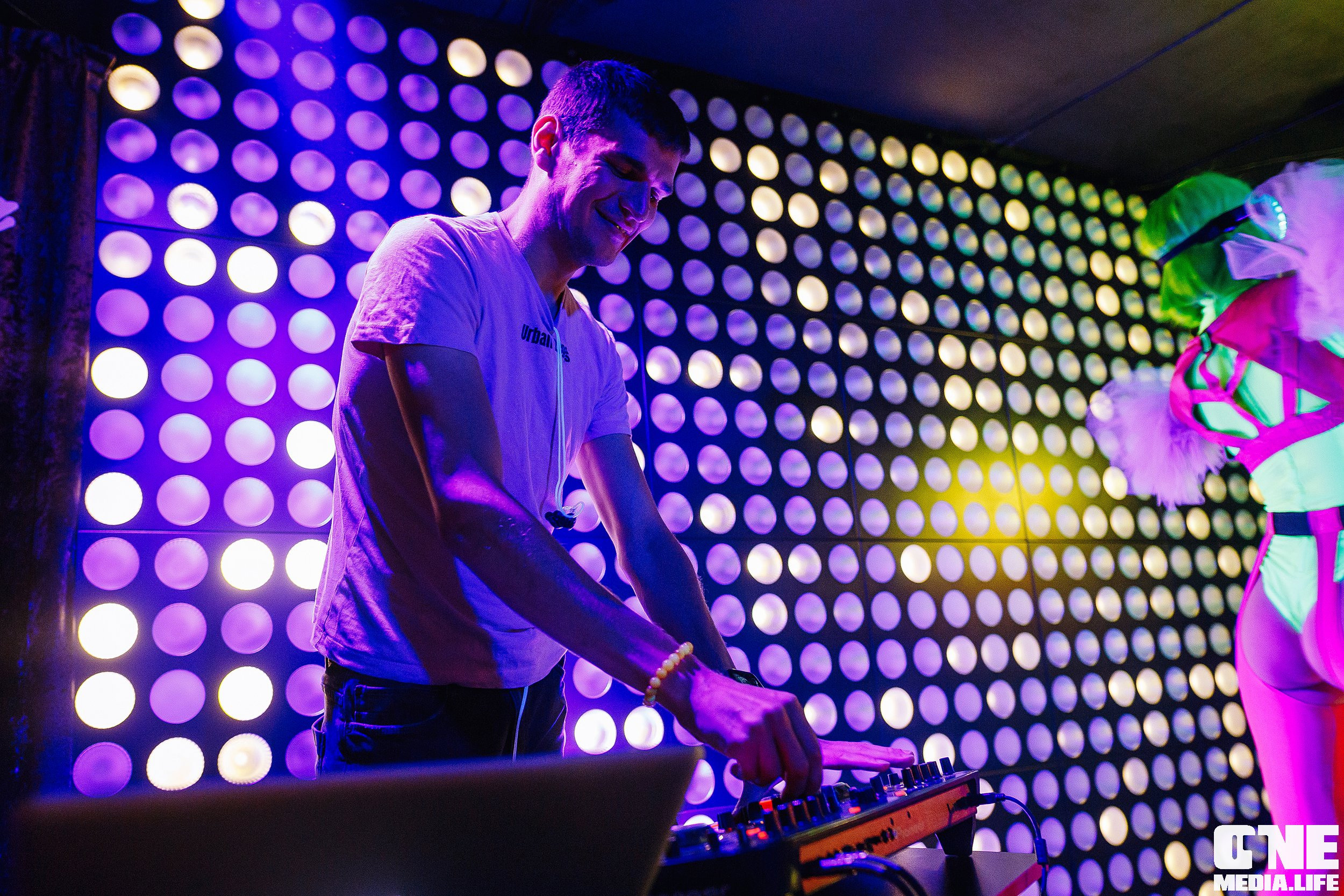 Фотоотчет из караоке-клуба Эйфория. One Media Life: фоторепортажи, фотоотчеты с мероприятий и заведений