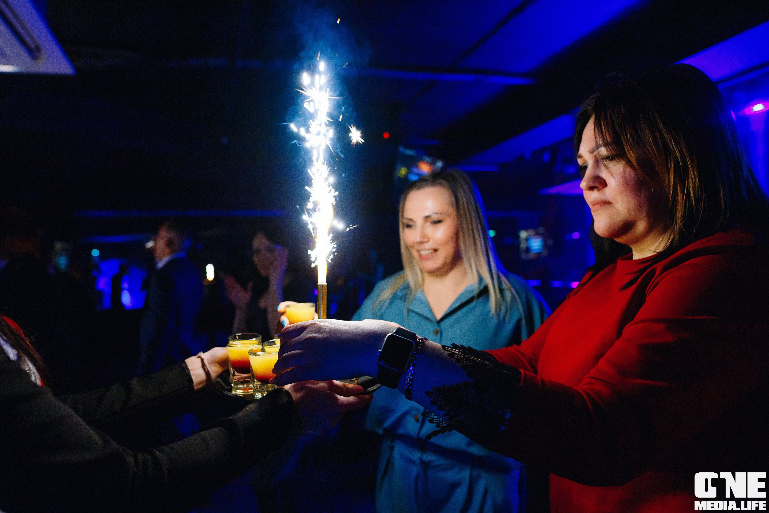 Мир, Клуб, Май в караоке Эйфория. One Media Life: фоторепортажи, фотоотчеты с мероприятий и заведений