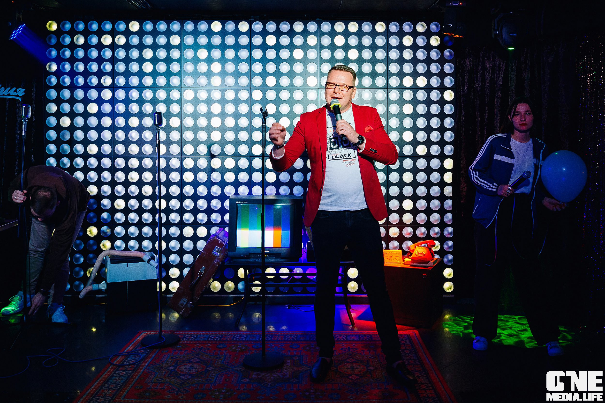 Фоторепортаж с вечеринки Малиновые 90-е в караоке клубе Эйфория. One Media Life: фоторепортажи, фотоотчеты с мероприятий и заведений