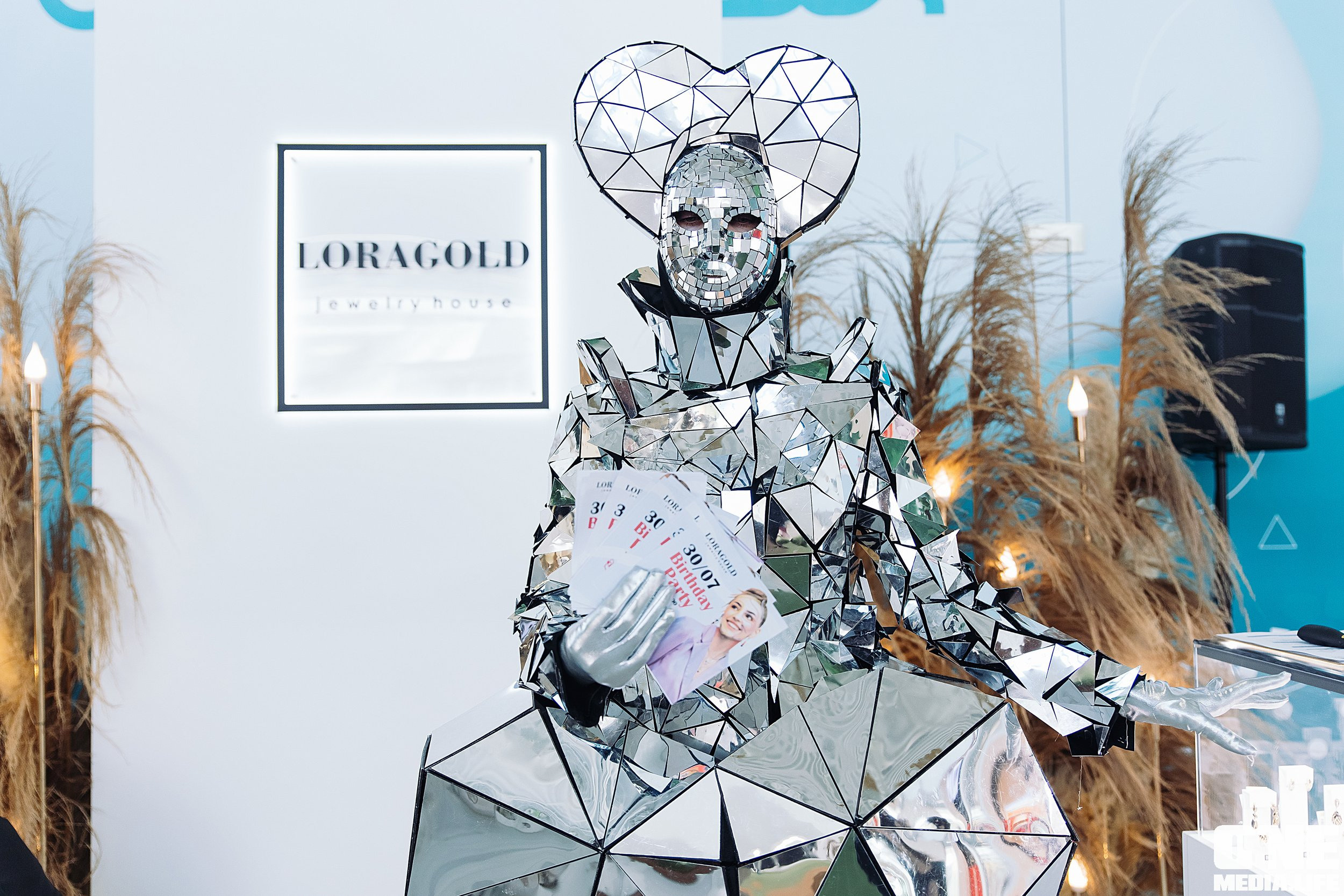 Фотоотчет с birthday party LoraGold jewelry в Балтии молл. One Media Life: фоторепортажи, фотоотчеты с мероприятий и заведений
