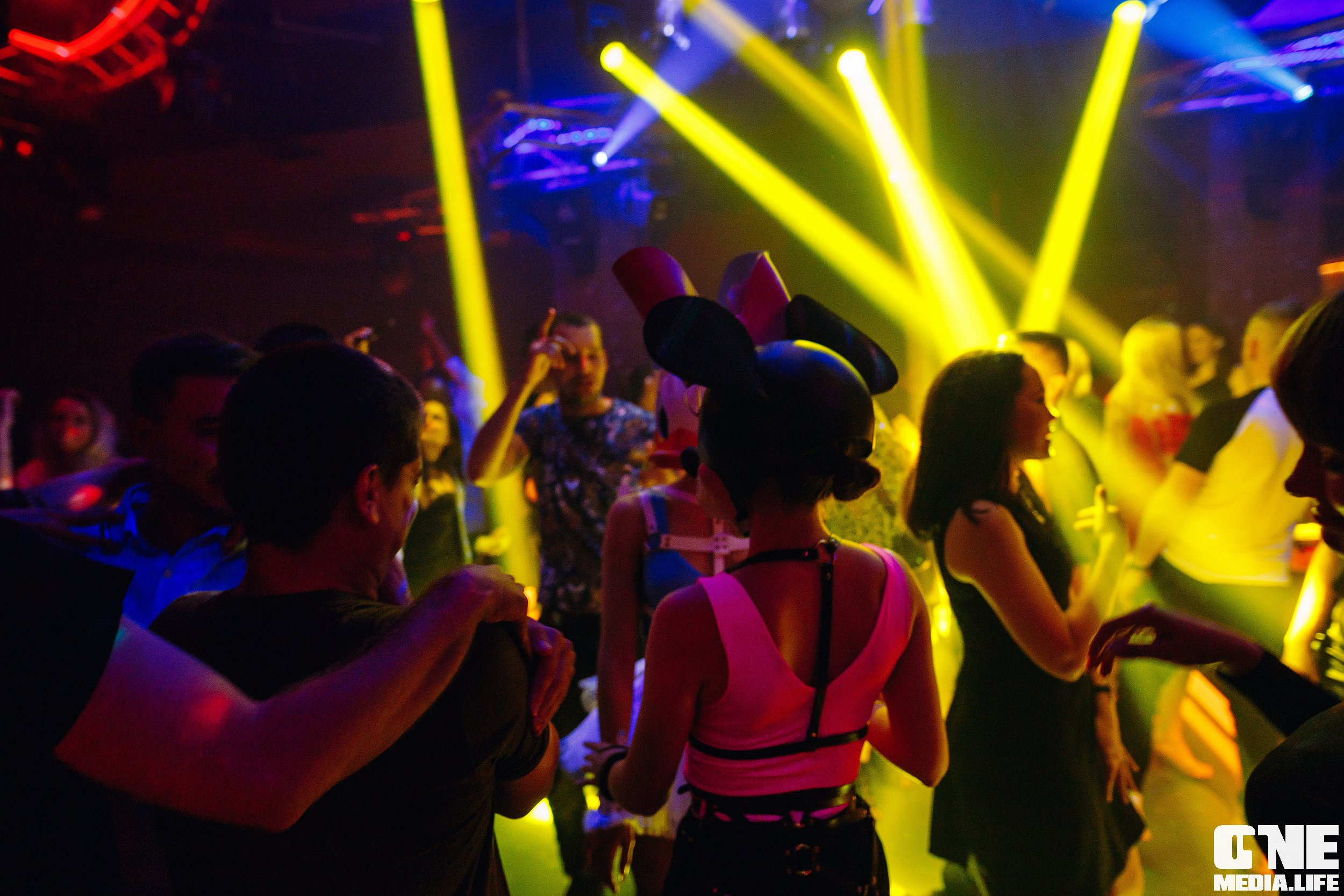 Фотоотчет из ночного клуба Планета. One Media Life: фоторепортажи, фотоотчеты с мероприятий и заведений