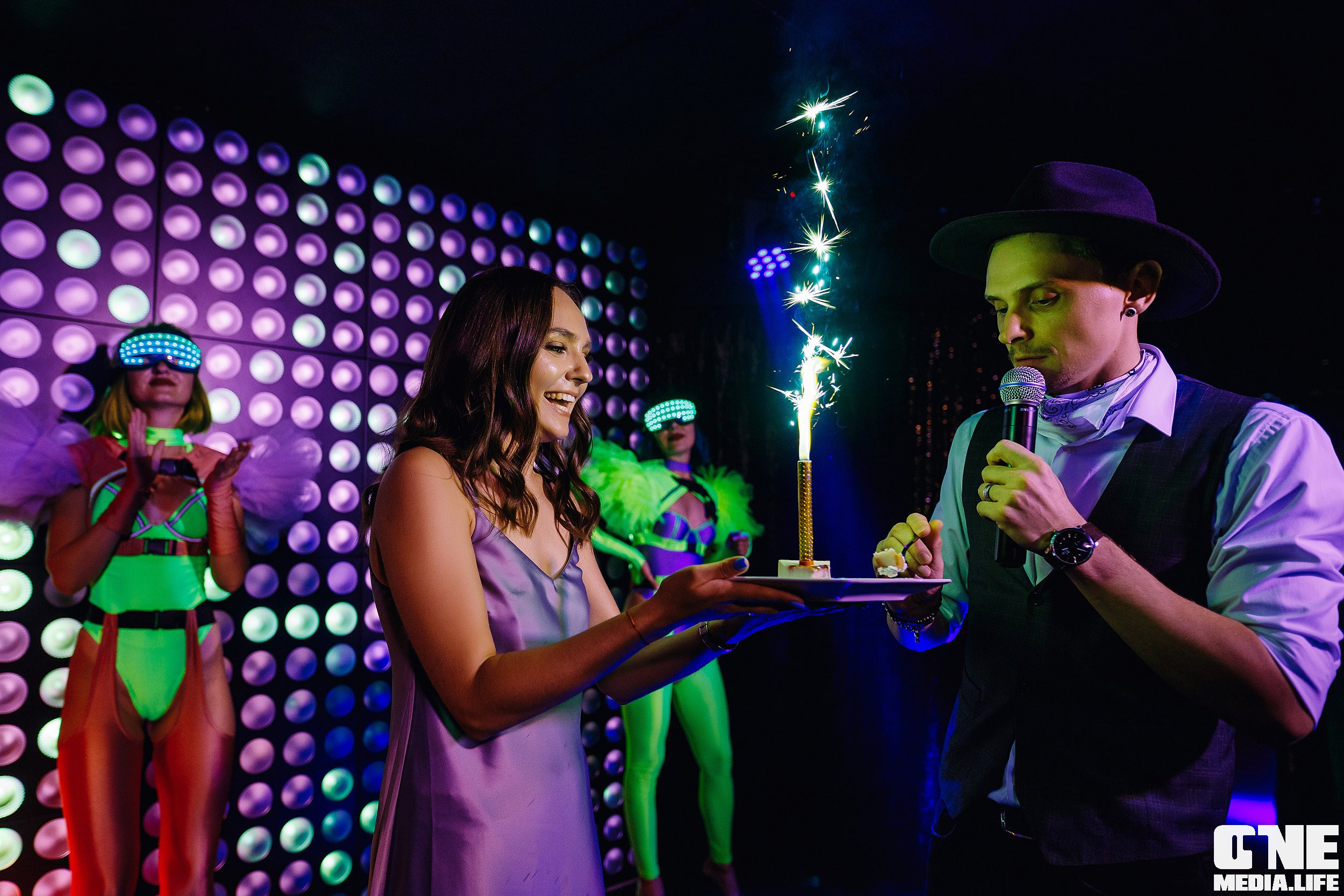 Фотоотчет из караоке-клуба Эйфория. One Media Life: фоторепортажи, фотоотчеты с мероприятий и заведений