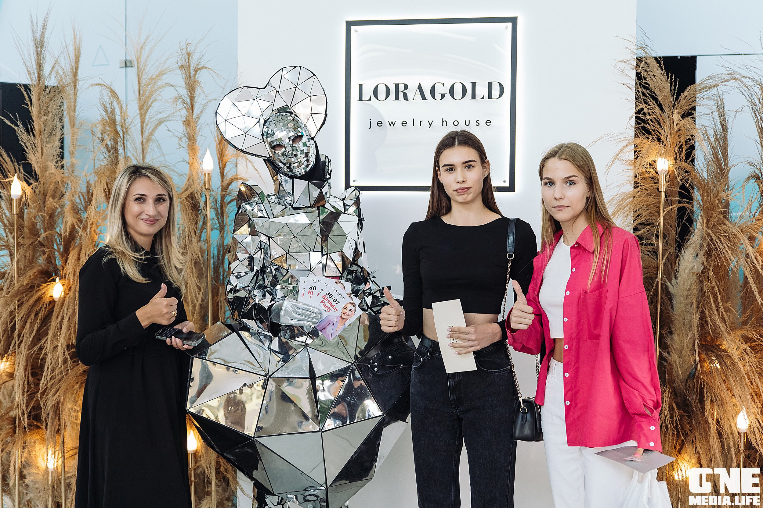 Фотоотчет с birthday party LoraGold jewelry в Балтии молл. One Media Life: фоторепортажи, фотоотчеты с мероприятий и заведений