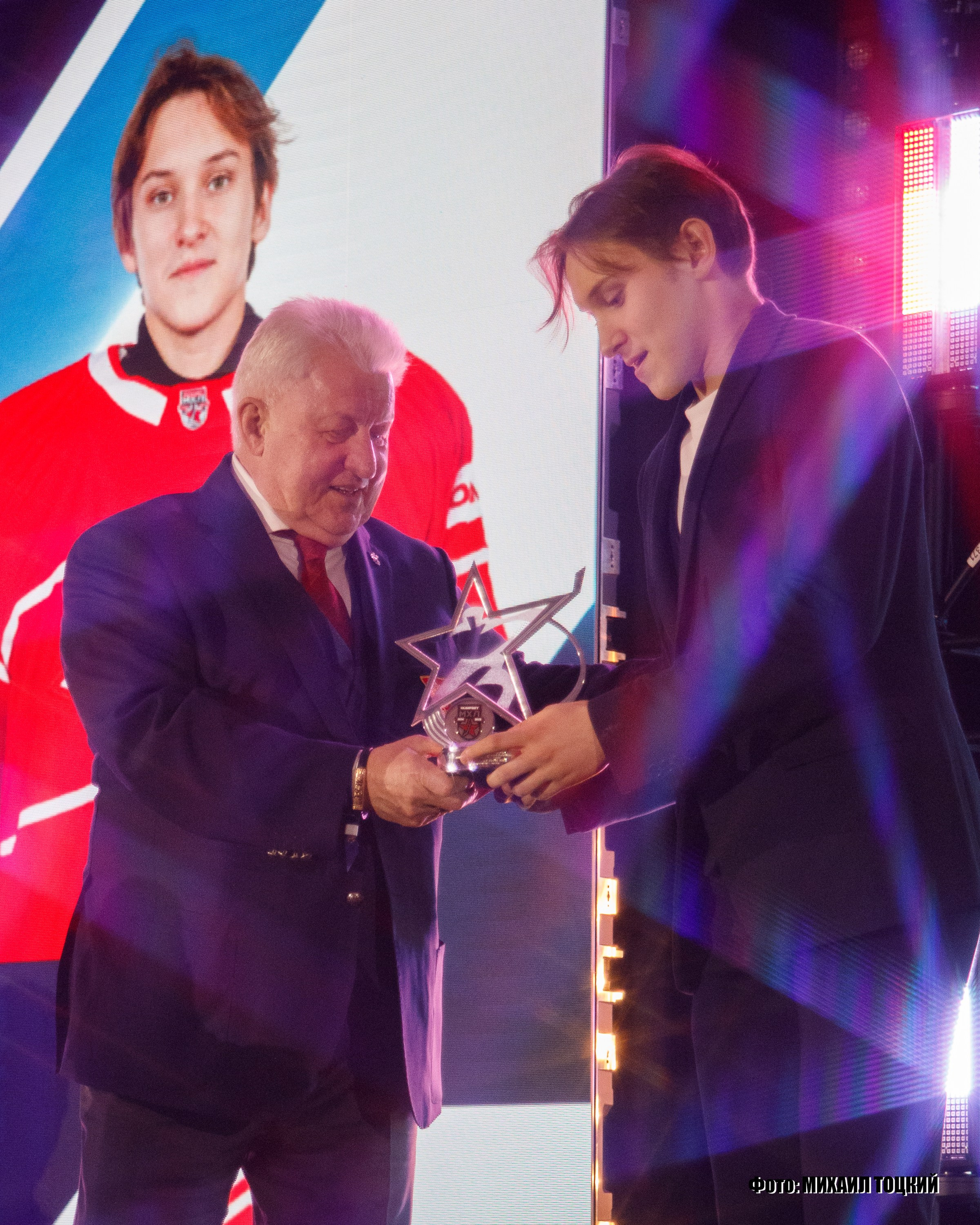 Фоторепортаж церемония закрытия Чемпионата МХЛ сезона 2024/2025. Михаил Тоцкий портретный и репортажный фотограф в Москве