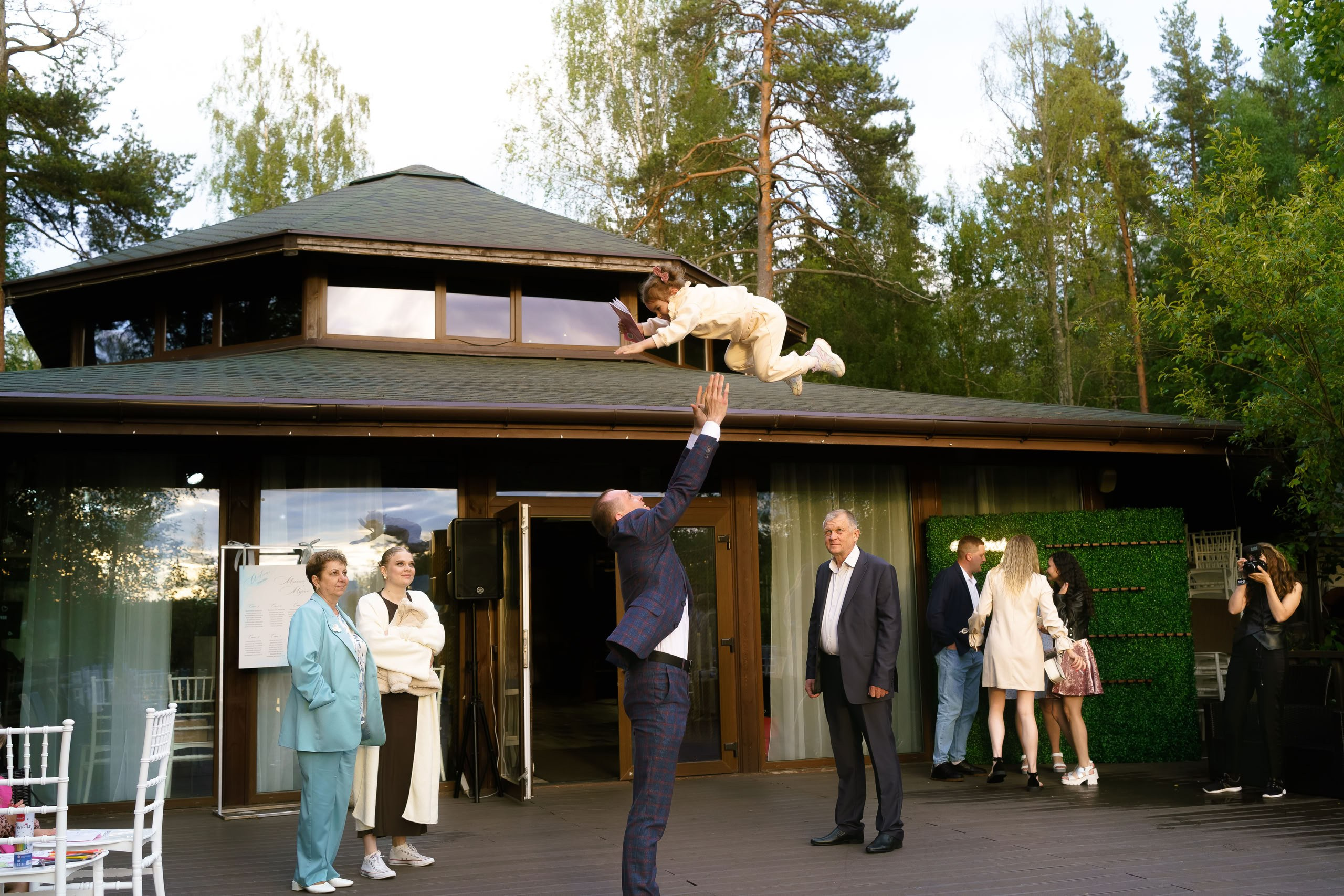 Мария и Михаил — прогулка у озера и церемония. Свадебный фотограф Дмитрий Родионов — Санкт-Петербург и Ленинградская область