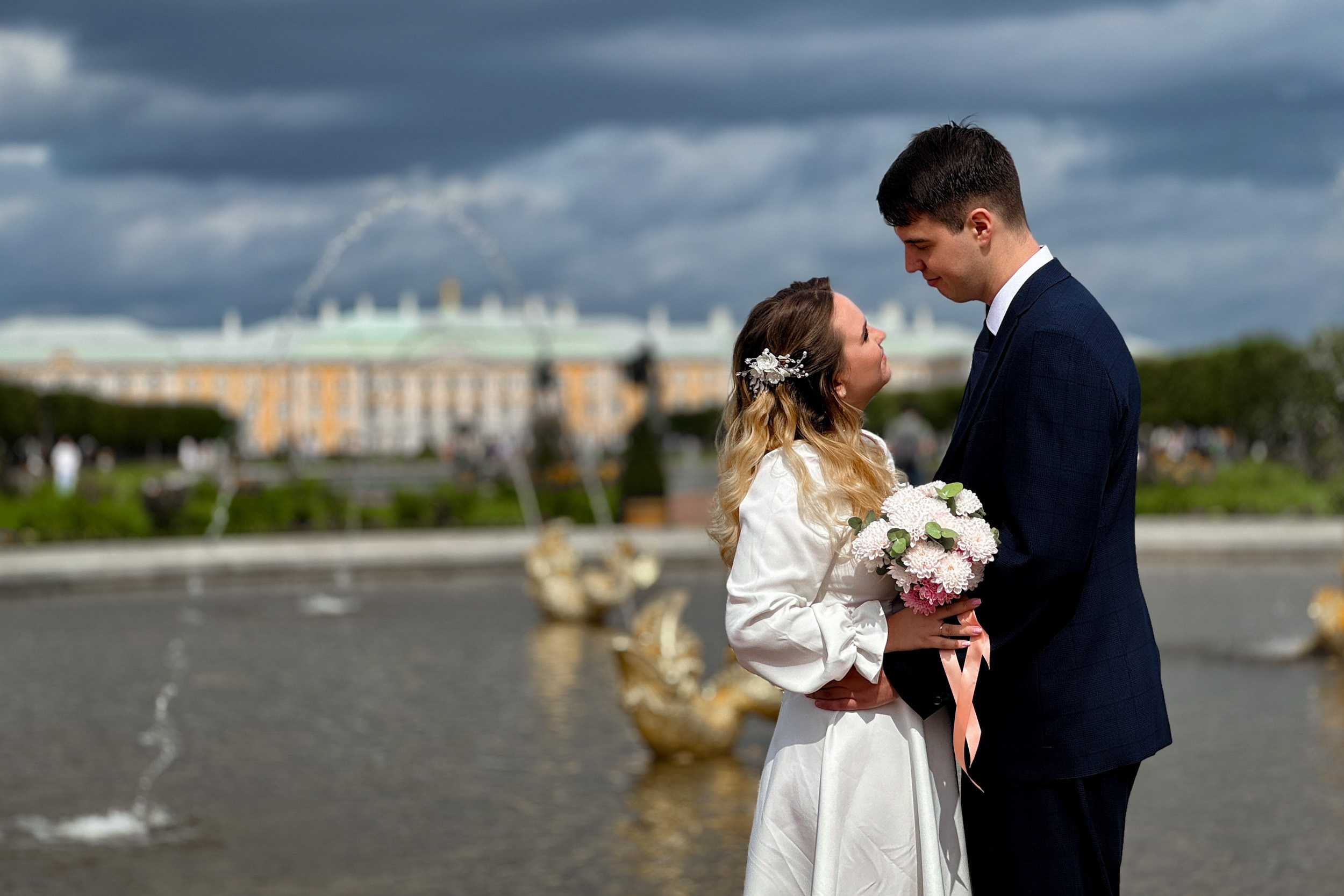 Фотосъёмка свадьбы на айфон в Петергофе. Фотограф Алексей Лукин. Свадьба, мероприятие, корпоратив, юбилей, фотосессия, портрет. Фотосъёмка в Санкт-Петербурге. Ретушь фотографий