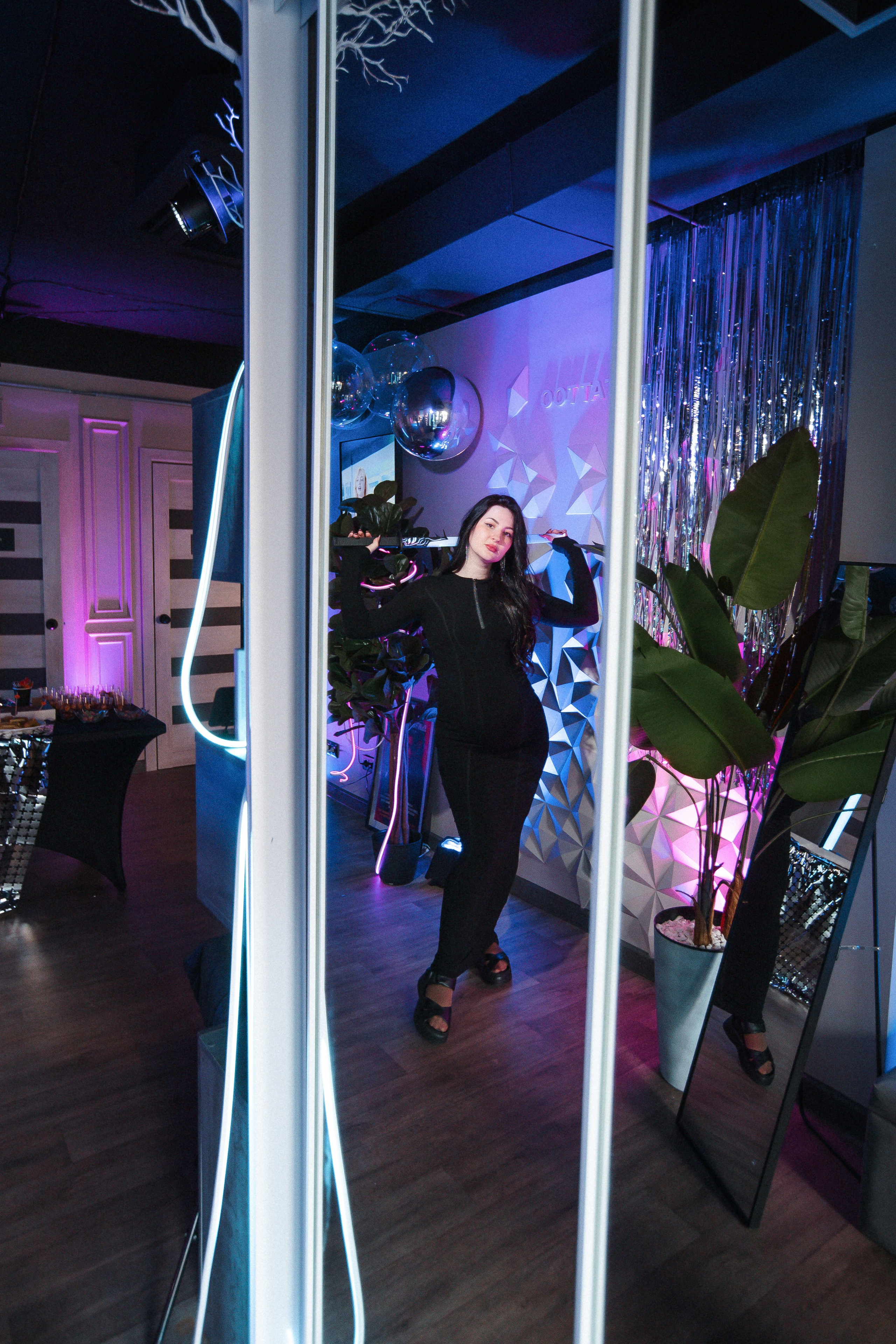 Walk-In Day в стиле киберпанк в тату-студии MUKHINA TATTOO. СВОИ. ФОТООТЧЕТЫ-СОБЫТИЯ-МЕСТА