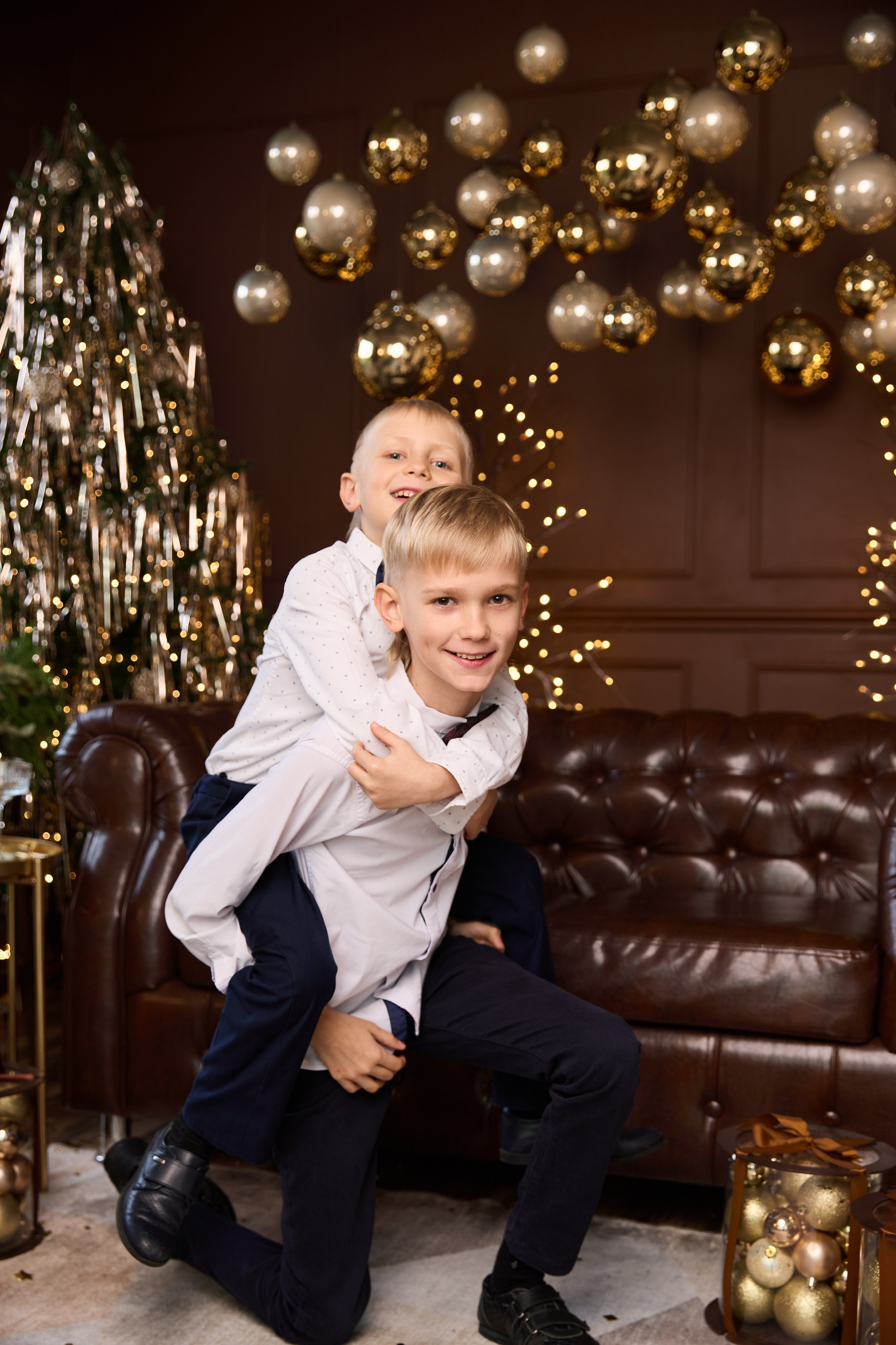 Семейная новогодняя фотосессия в Сочи. Профессиональный фотограф в Сочи Виктория Джой. Обучение