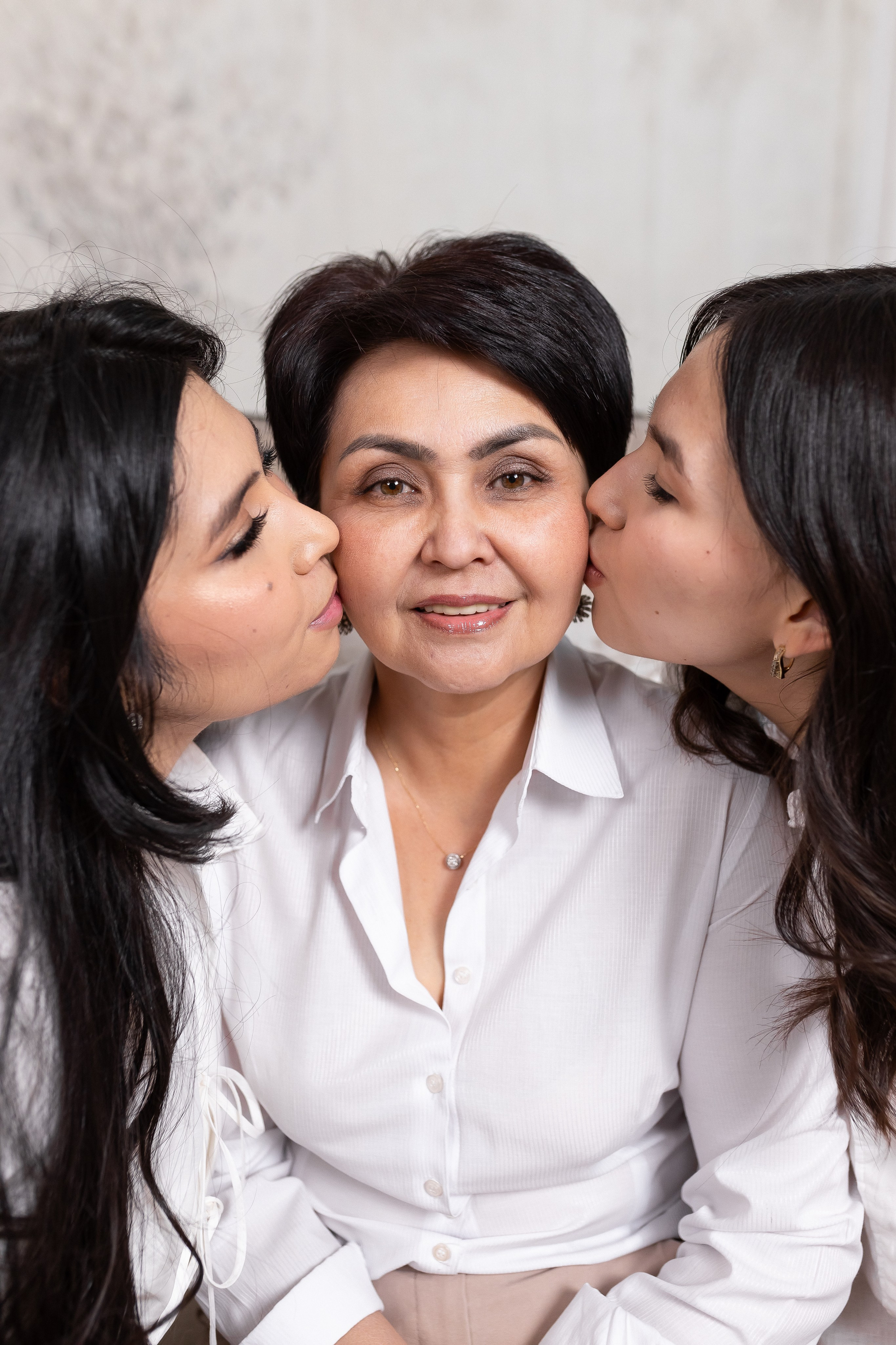 Семейная фотосессия в Алматы. MIKHAIL VASSILYEV — Свадебный и Репортажный фотограф в Алматы
