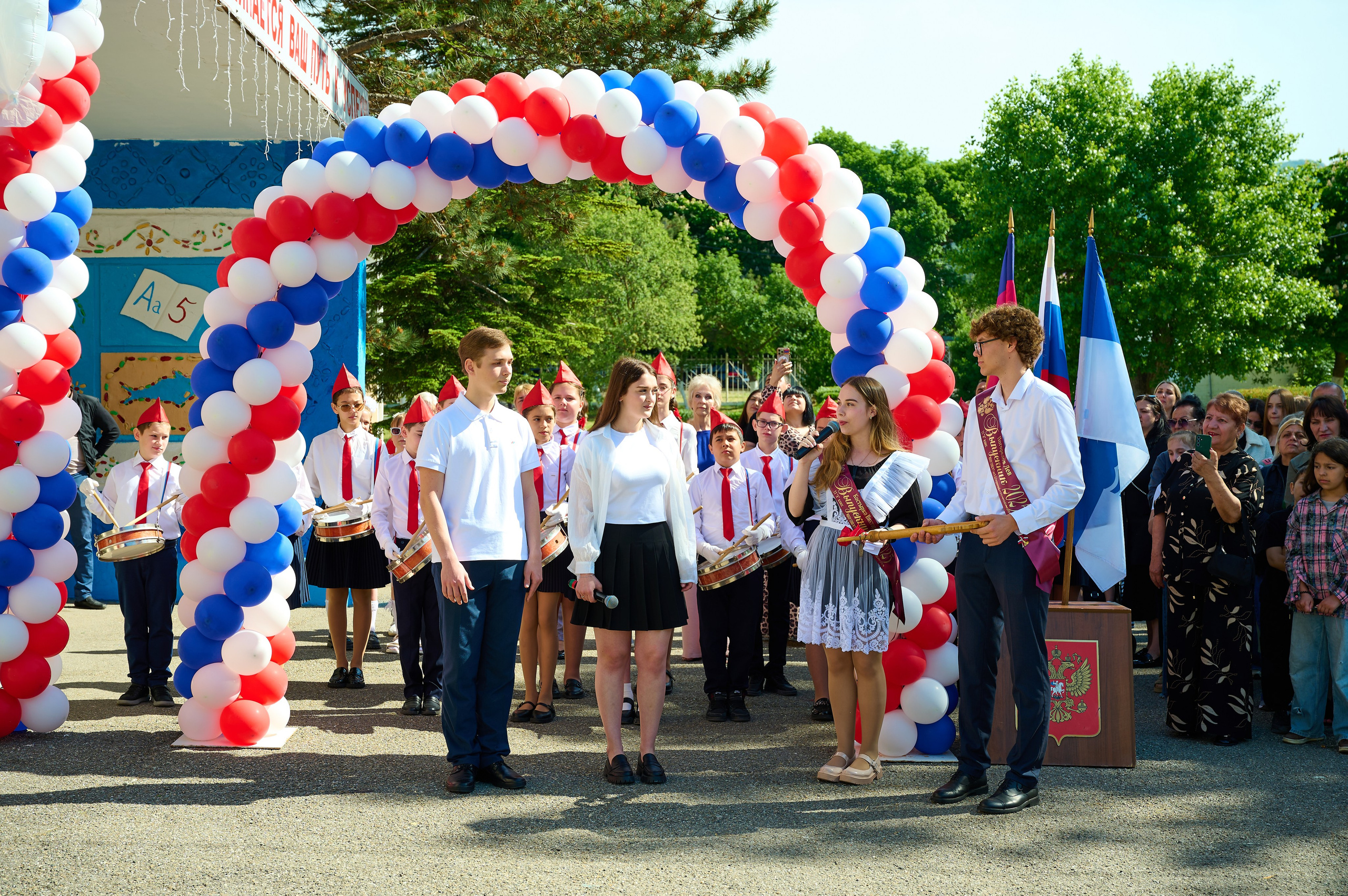 Последний звонок 2025. Жизнь курорта Кабардинка в фотографиях
