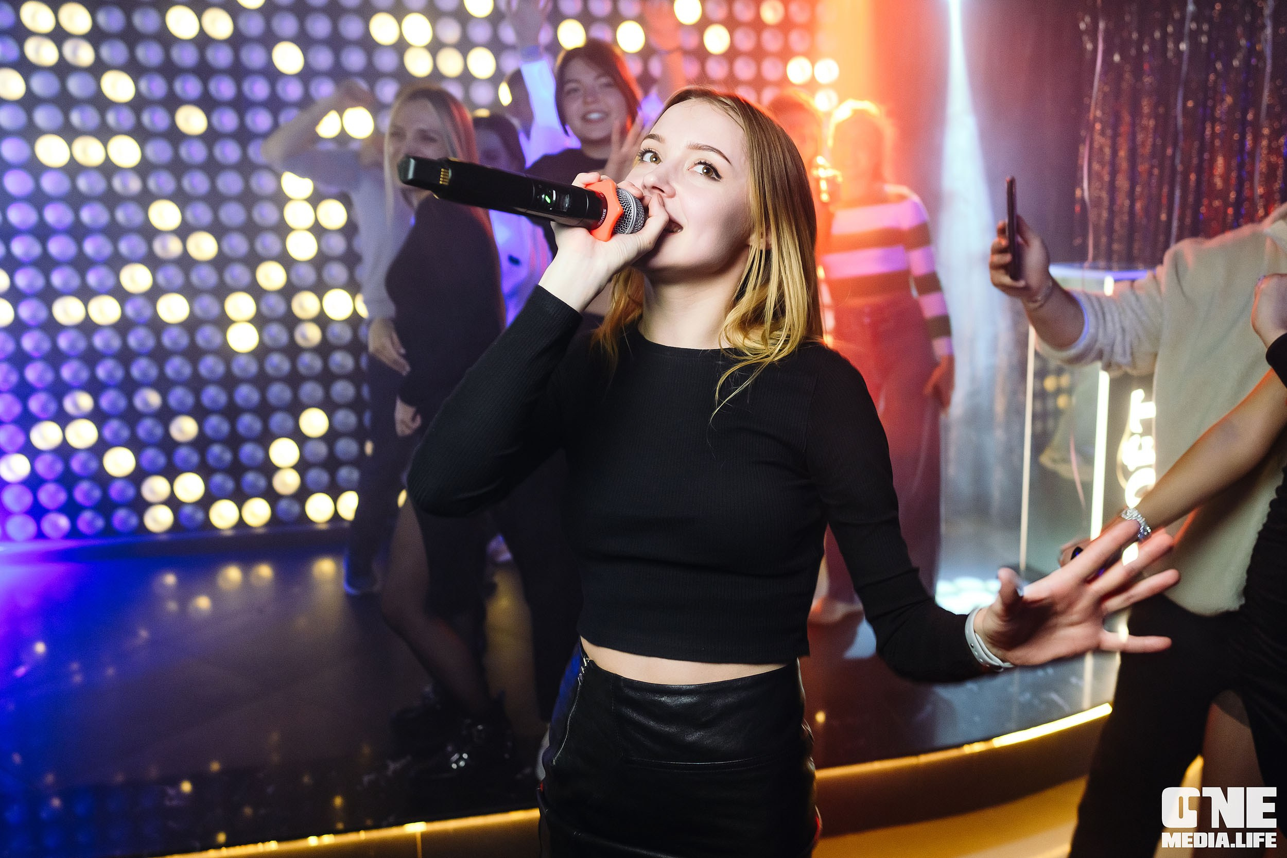 Фотоотчет с вечеринки в караоке-клубе Эйфория. One Media Life: фоторепортажи, фотоотчеты с мероприятий и заведений